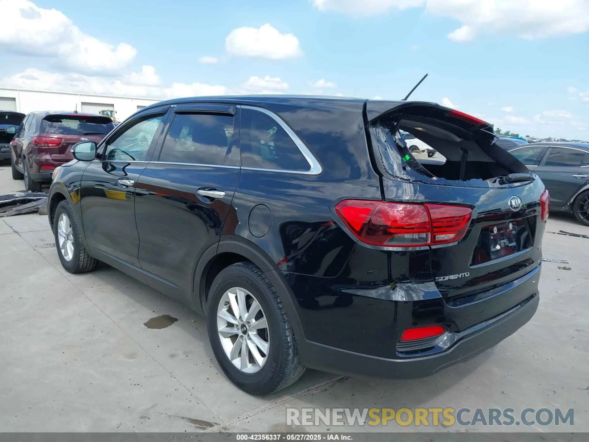 3 Photograph of a damaged car 5XYPG4A38KG587796 KIA SORENTO 2019