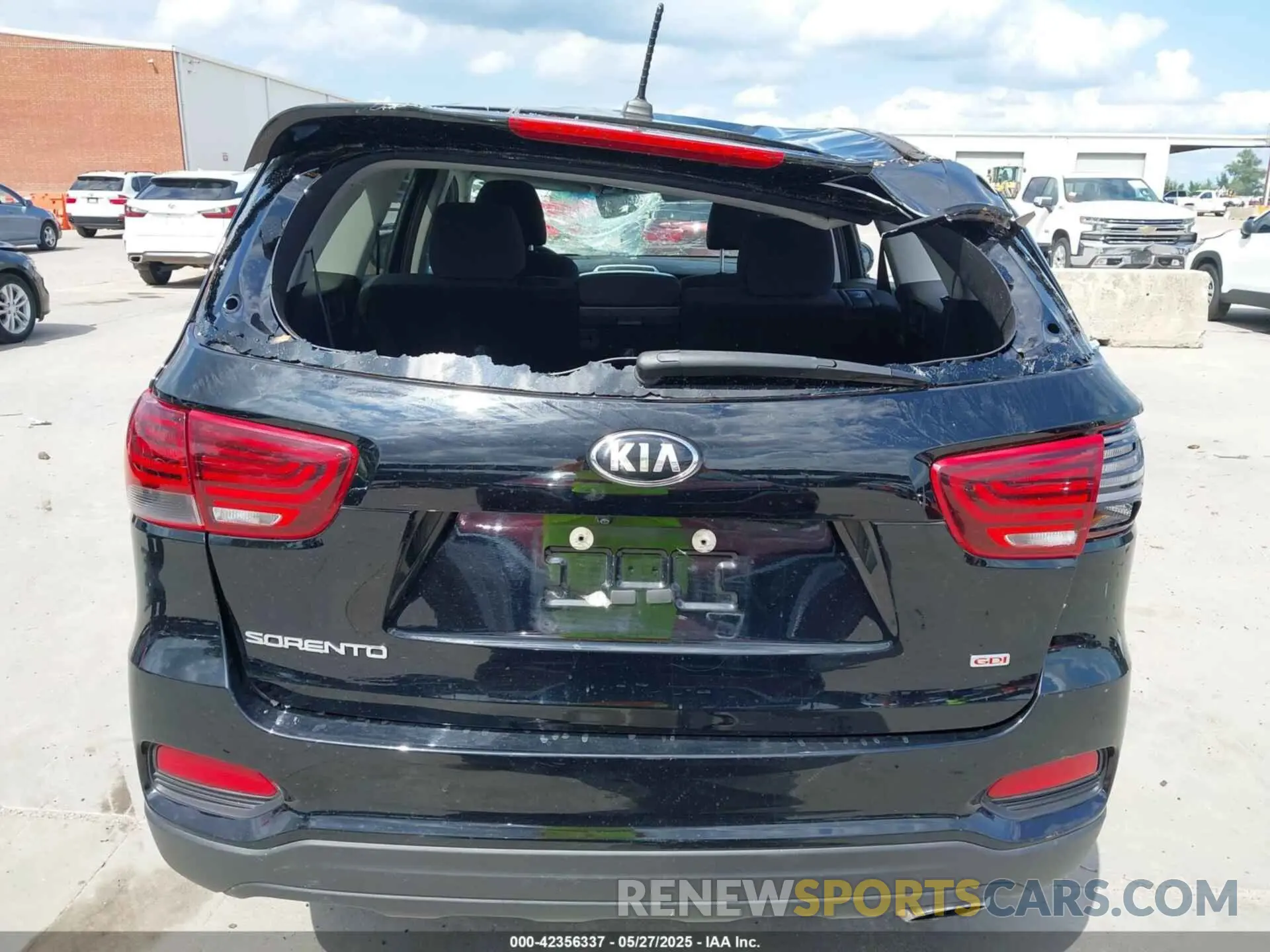 6 Photograph of a damaged car 5XYPG4A38KG587796 KIA SORENTO 2019