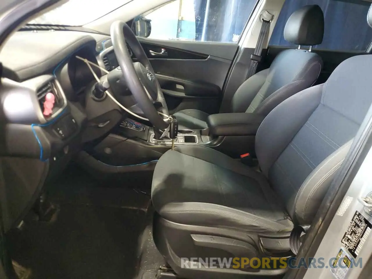 7 Photograph of a damaged car 5XYPG4A38KG595395 KIA SORENTO 2019