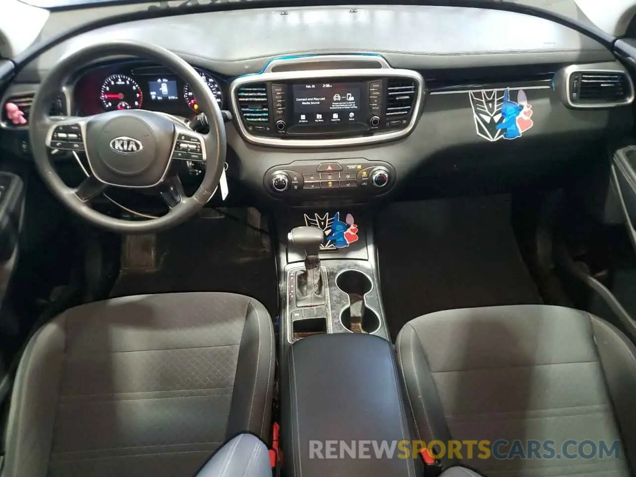 8 Photograph of a damaged car 5XYPG4A38KG595395 KIA SORENTO 2019