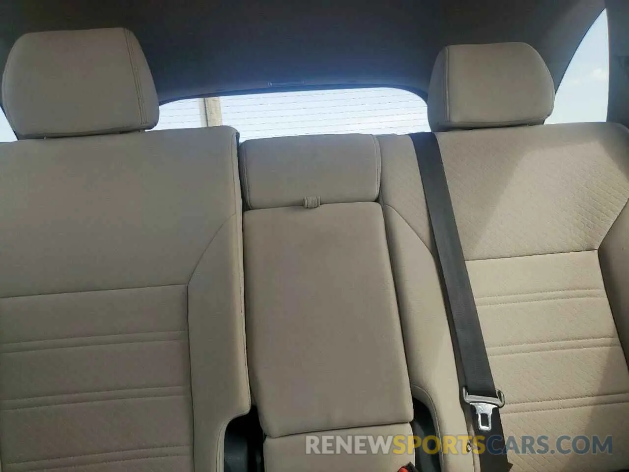 10 Photograph of a damaged car 5XYPG4A38KG596191 KIA SORENTO 2019