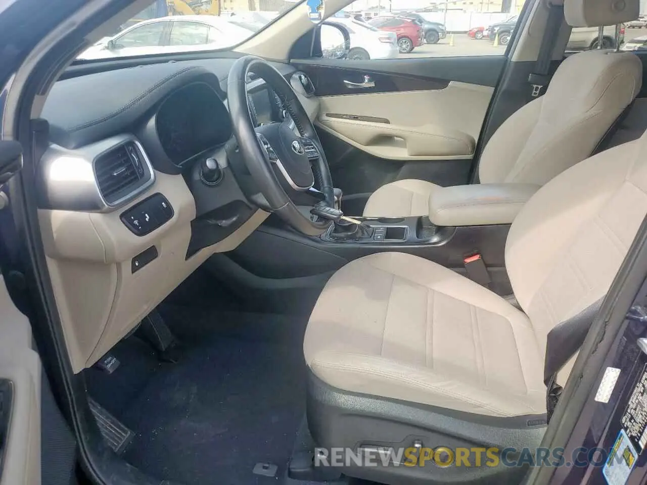 7 Photograph of a damaged car 5XYPG4A38KG596191 KIA SORENTO 2019