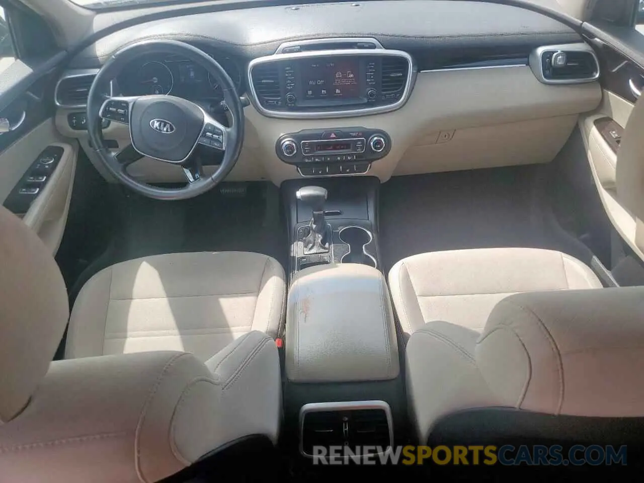 8 Photograph of a damaged car 5XYPG4A38KG596191 KIA SORENTO 2019