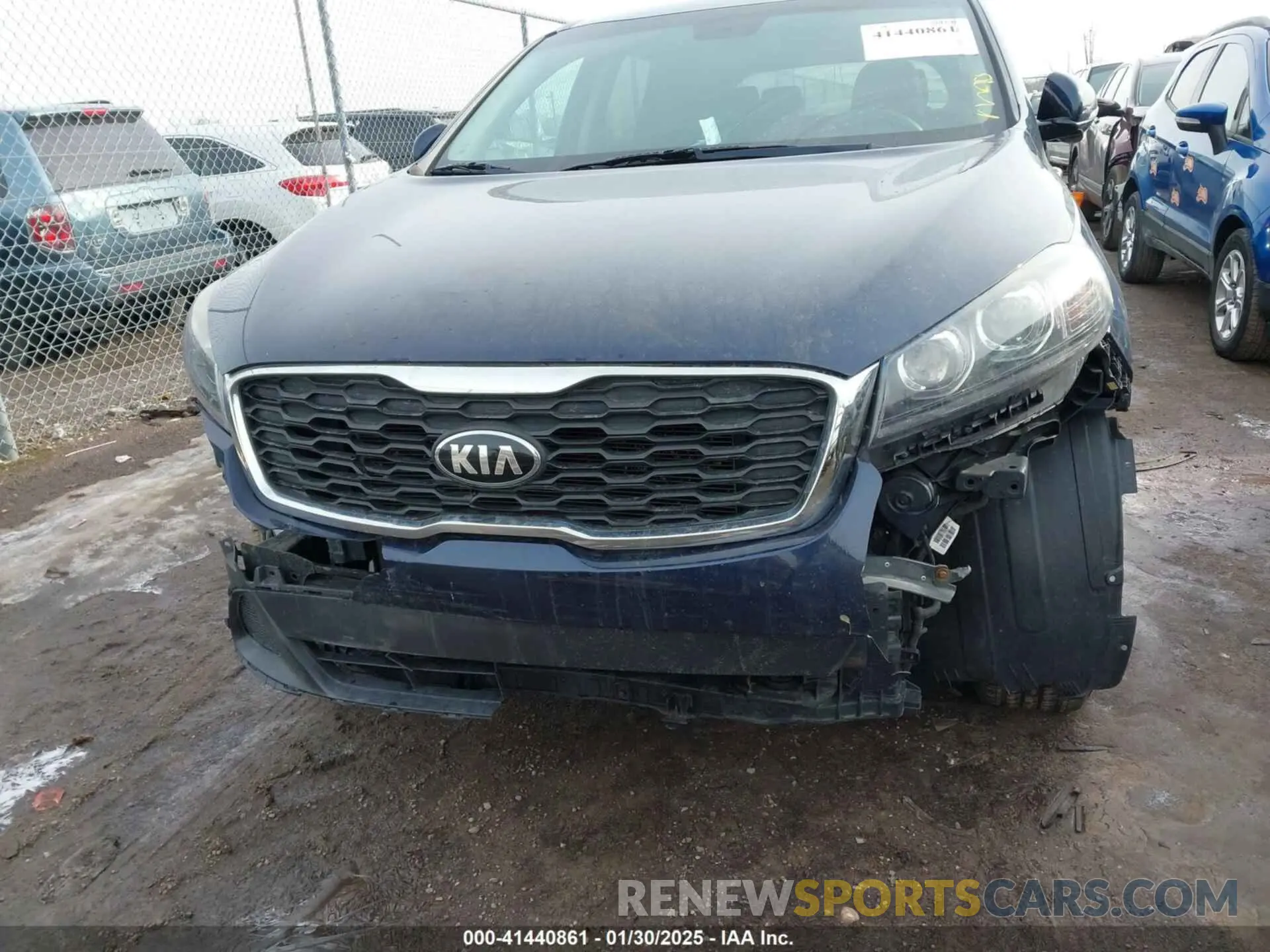 13 Photograph of a damaged car 5XYPG4A39KG438569 KIA SORENTO 2019