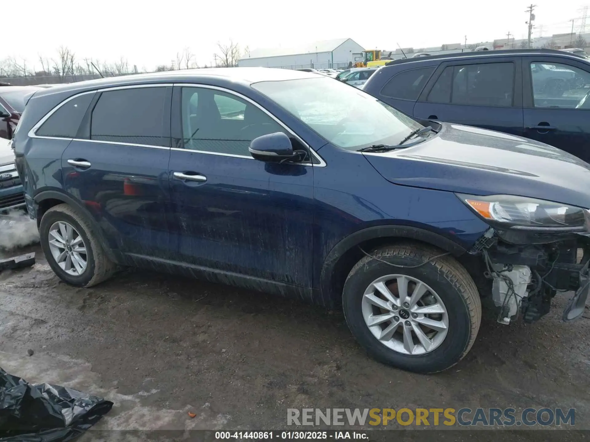 14 Photograph of a damaged car 5XYPG4A39KG438569 KIA SORENTO 2019