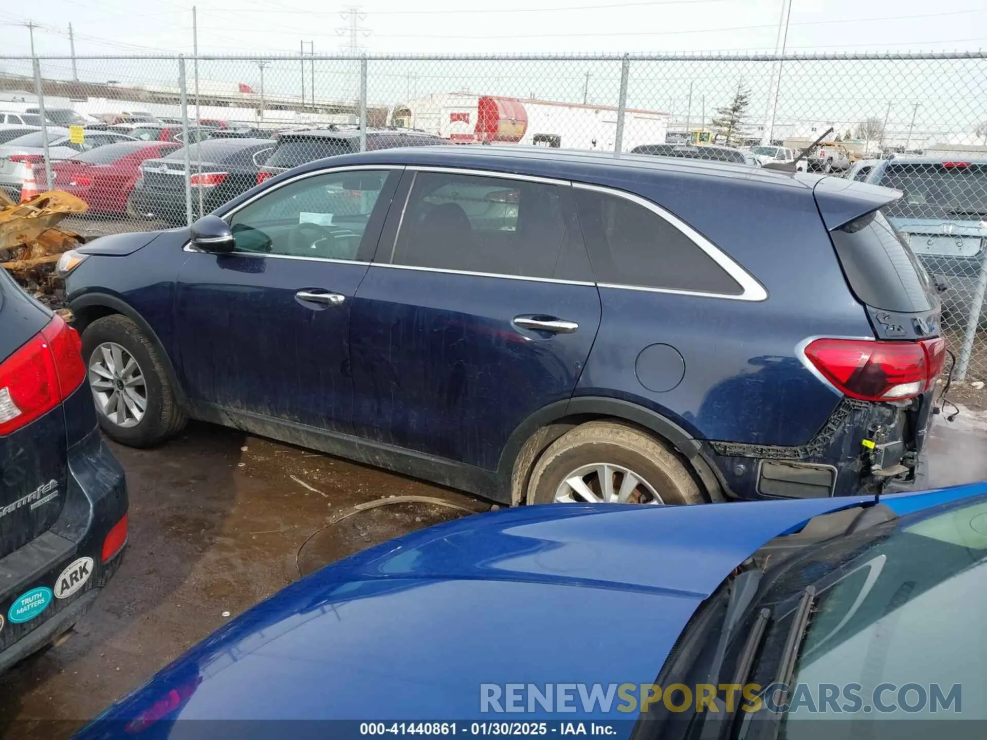 15 Photograph of a damaged car 5XYPG4A39KG438569 KIA SORENTO 2019