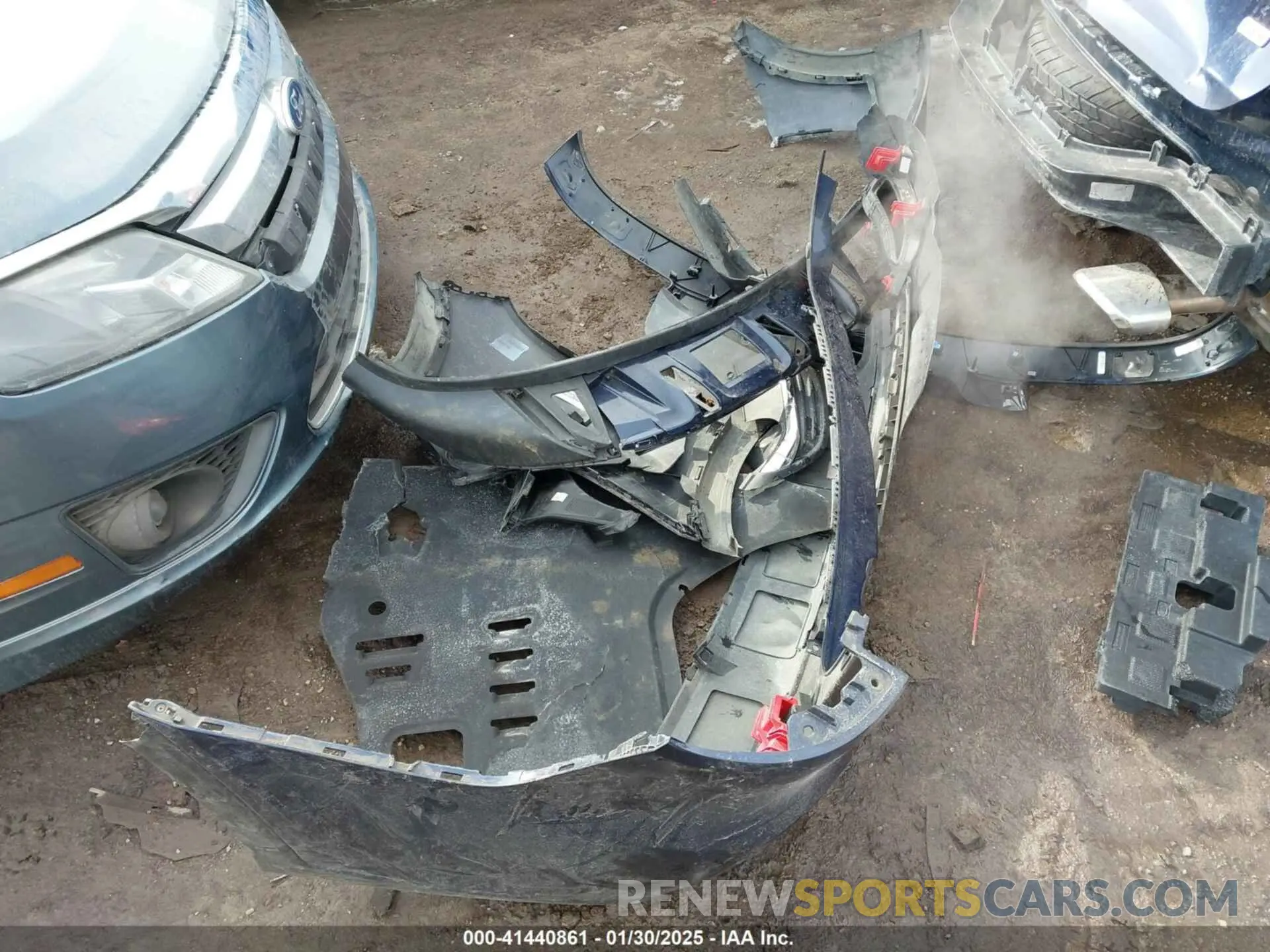18 Photograph of a damaged car 5XYPG4A39KG438569 KIA SORENTO 2019