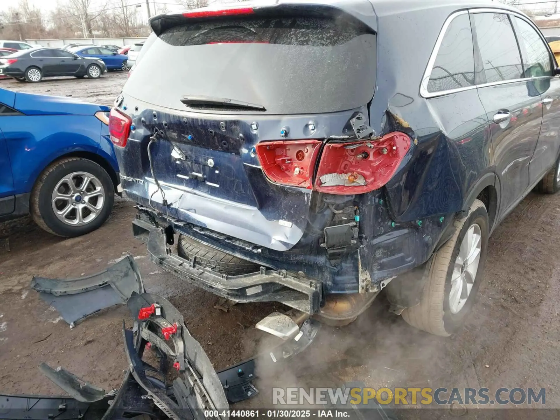 19 Photograph of a damaged car 5XYPG4A39KG438569 KIA SORENTO 2019