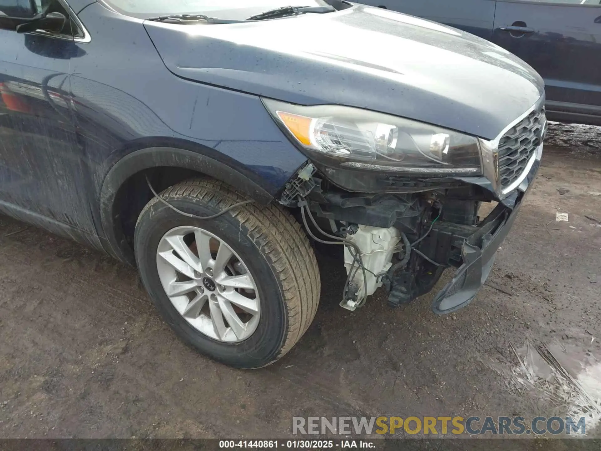 21 Photograph of a damaged car 5XYPG4A39KG438569 KIA SORENTO 2019