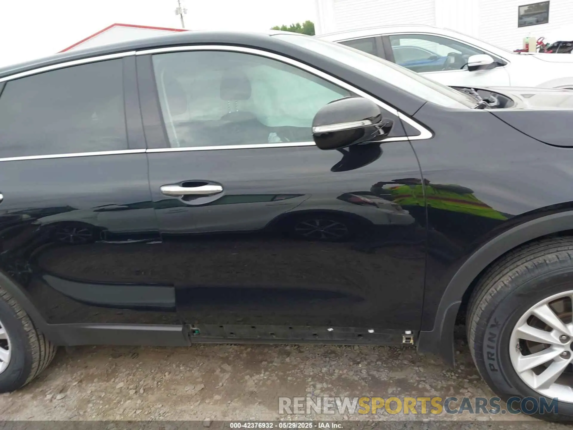 13 Photograph of a damaged car 5XYPG4A39KG443481 KIA SORENTO 2019
