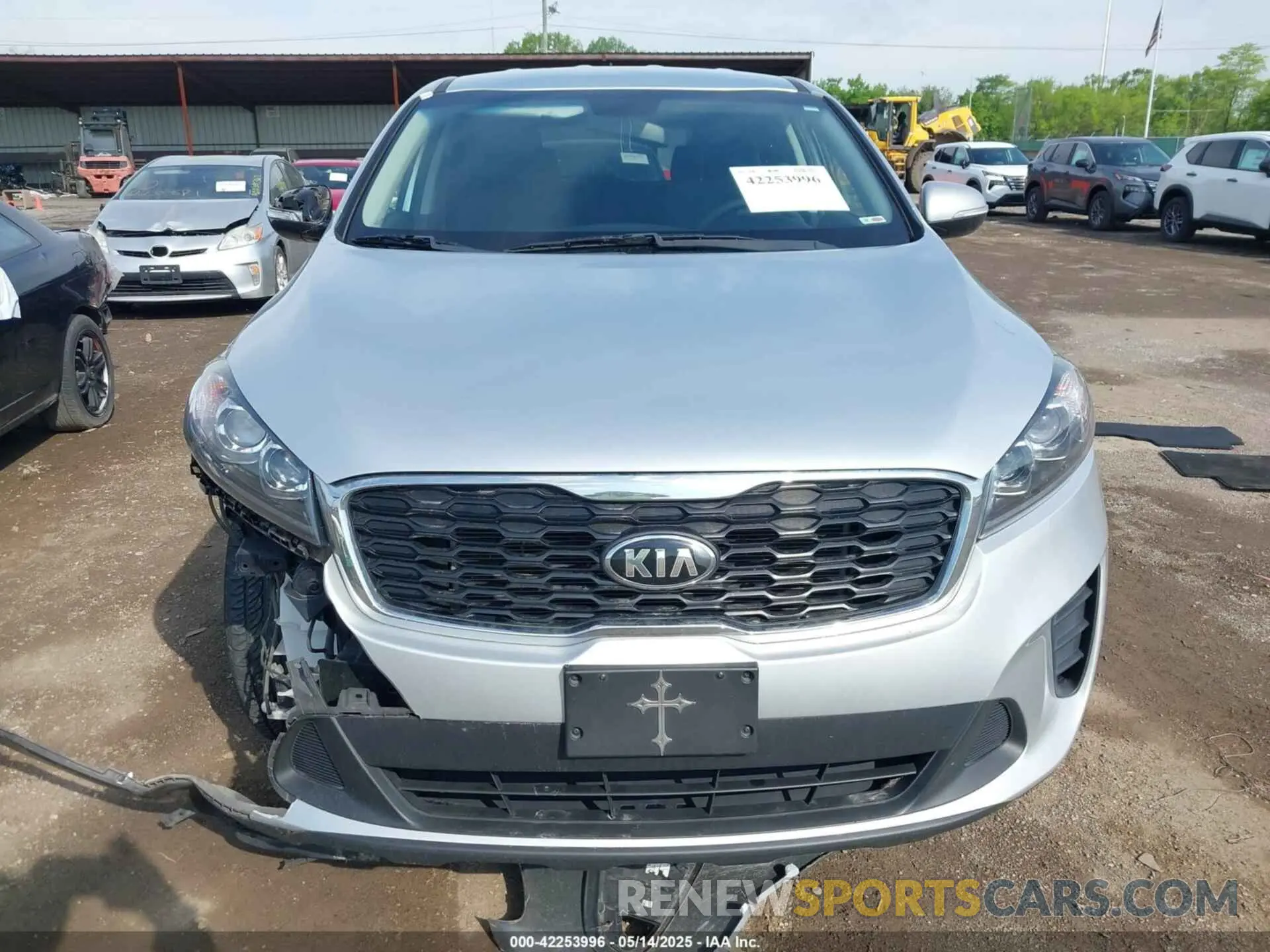 12 Photograph of a damaged car 5XYPG4A39KG463715 KIA SORENTO 2019
