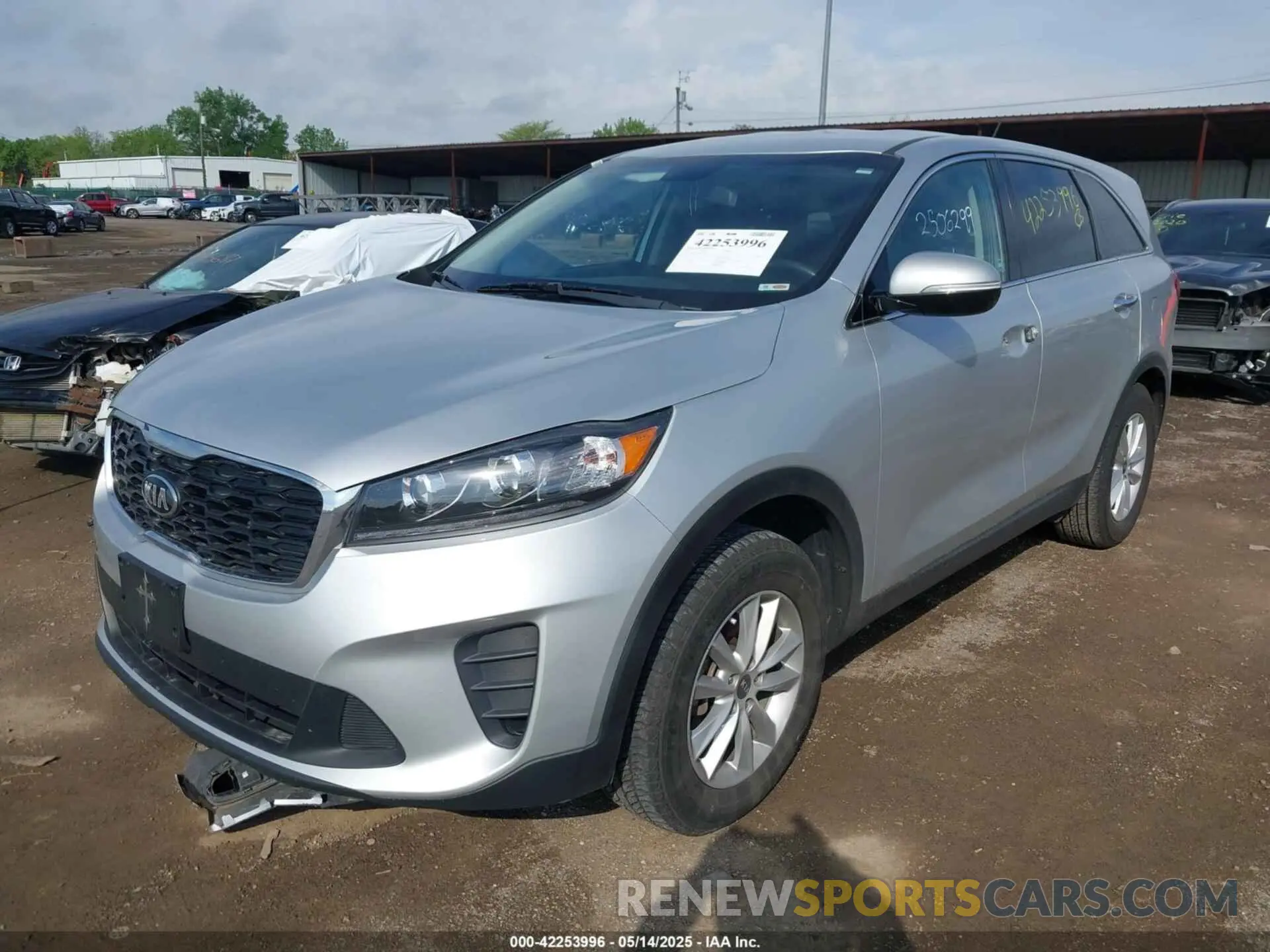 2 Photograph of a damaged car 5XYPG4A39KG463715 KIA SORENTO 2019