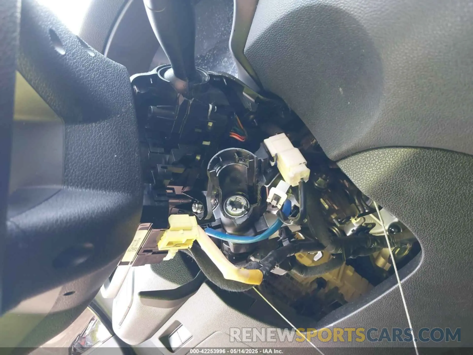 6 Photograph of a damaged car 5XYPG4A39KG463715 KIA SORENTO 2019