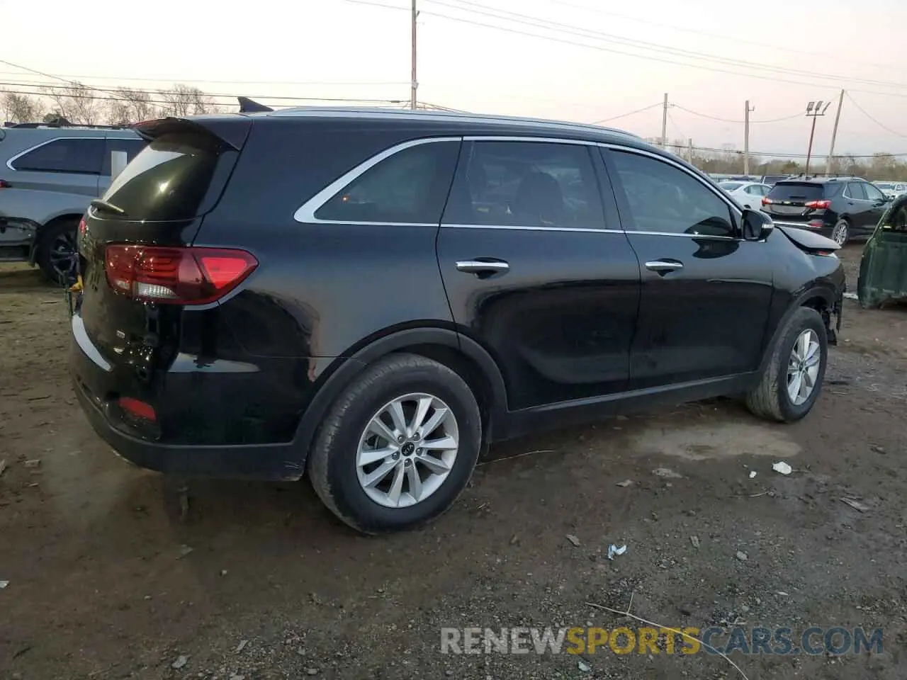 3 Photograph of a damaged car 5XYPG4A39KG471989 KIA SORENTO 2019