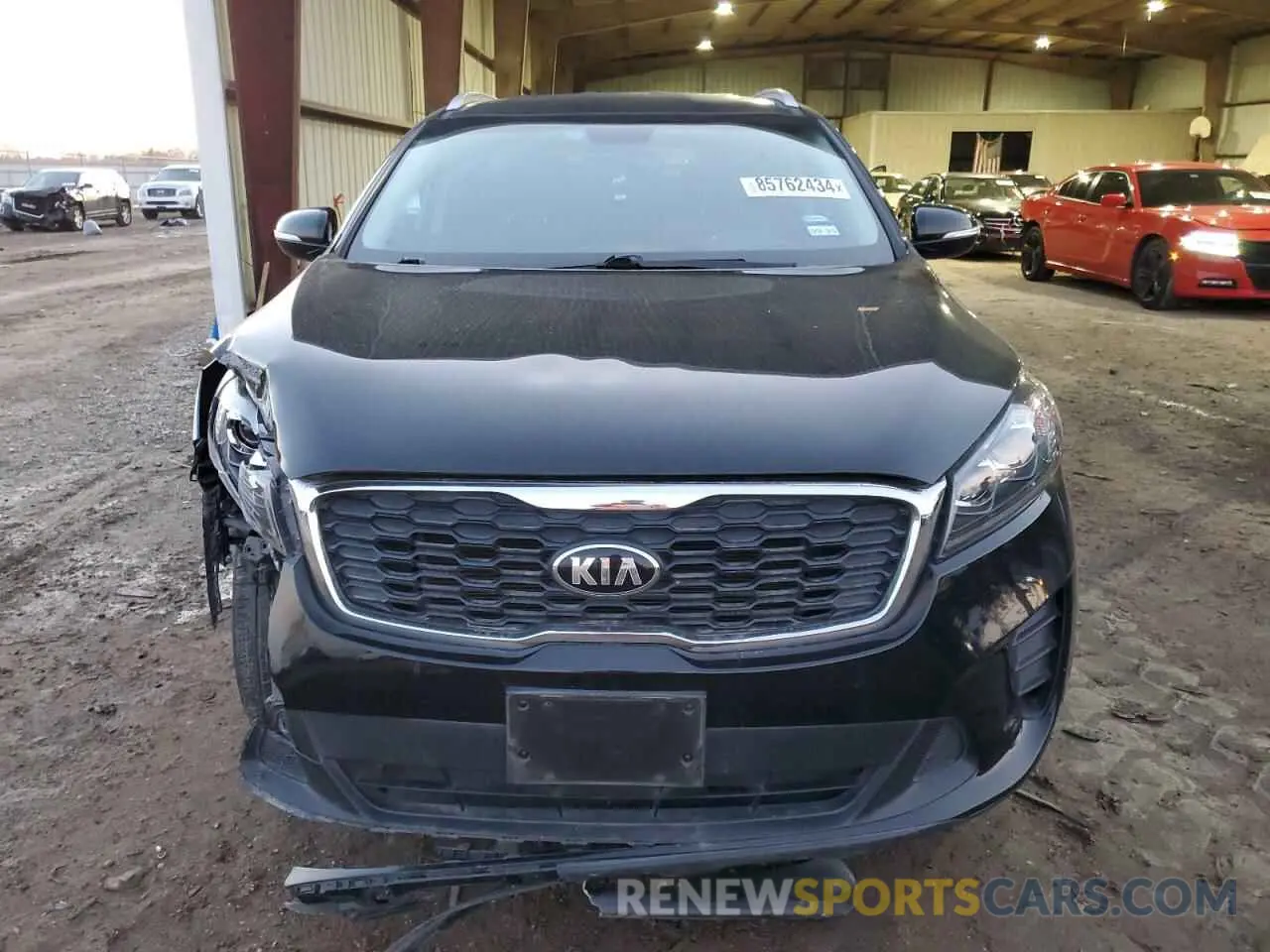 5 Photograph of a damaged car 5XYPG4A39KG471989 KIA SORENTO 2019