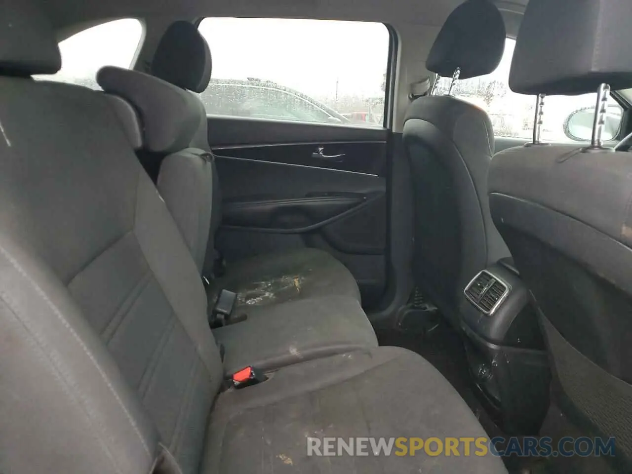 12 Photograph of a damaged car 5XYPG4A39KG518499 KIA SORENTO 2019