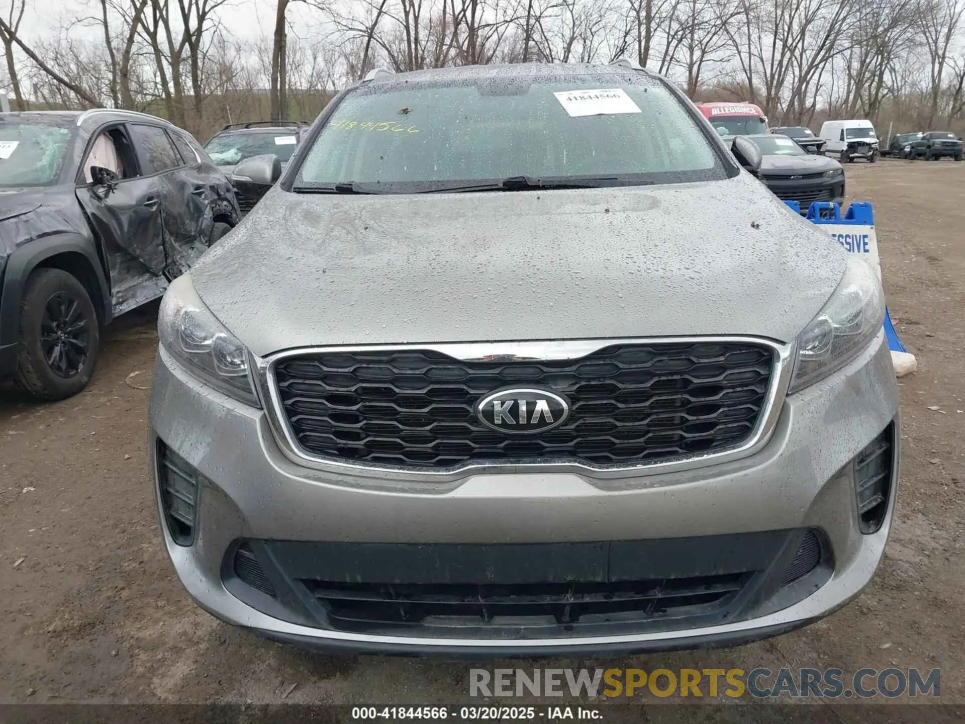 13 Photograph of a damaged car 5XYPG4A39KG532323 KIA SORENTO 2019
