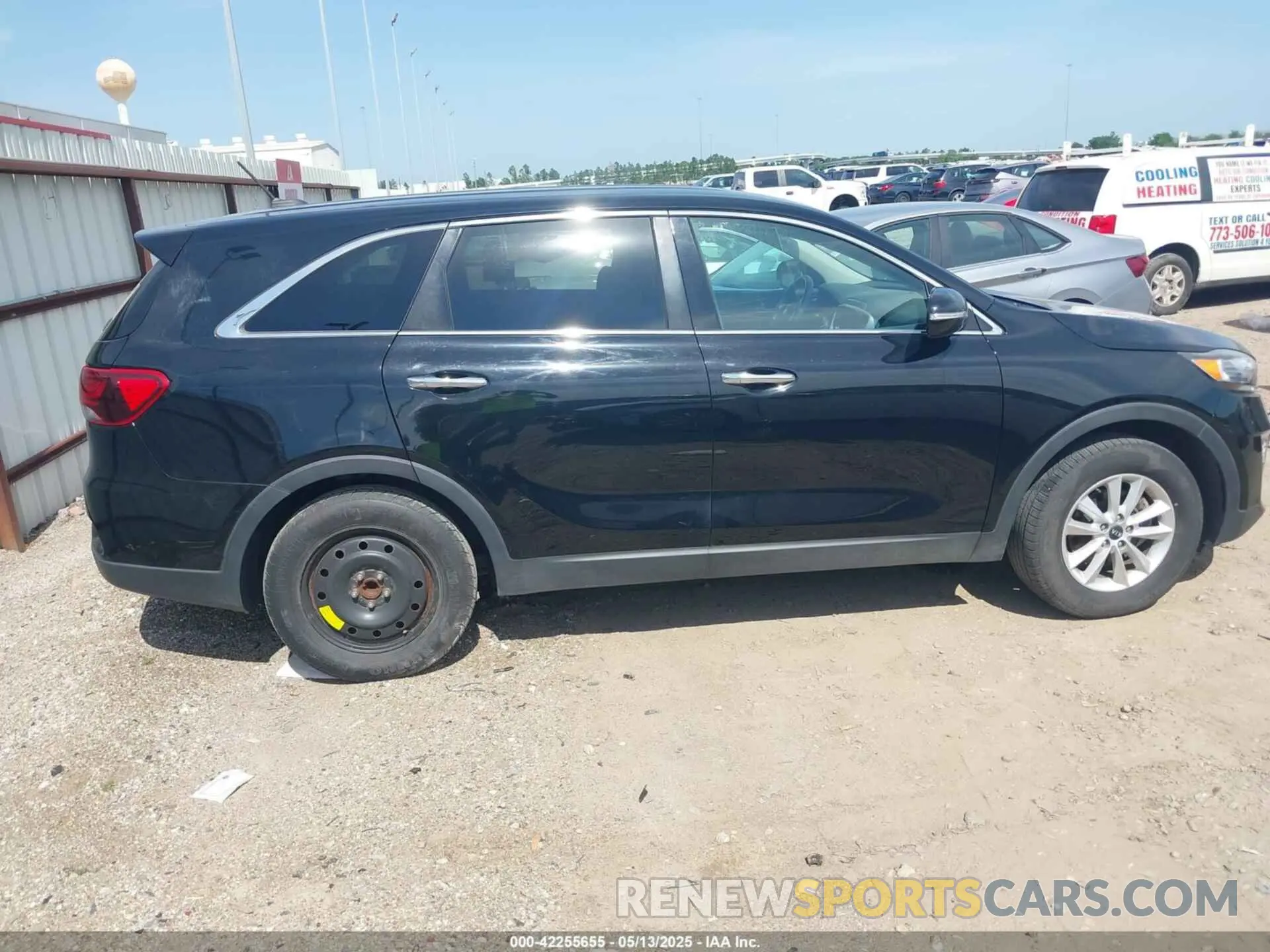 13 Photograph of a damaged car 5XYPG4A39KG534430 KIA SORENTO 2019