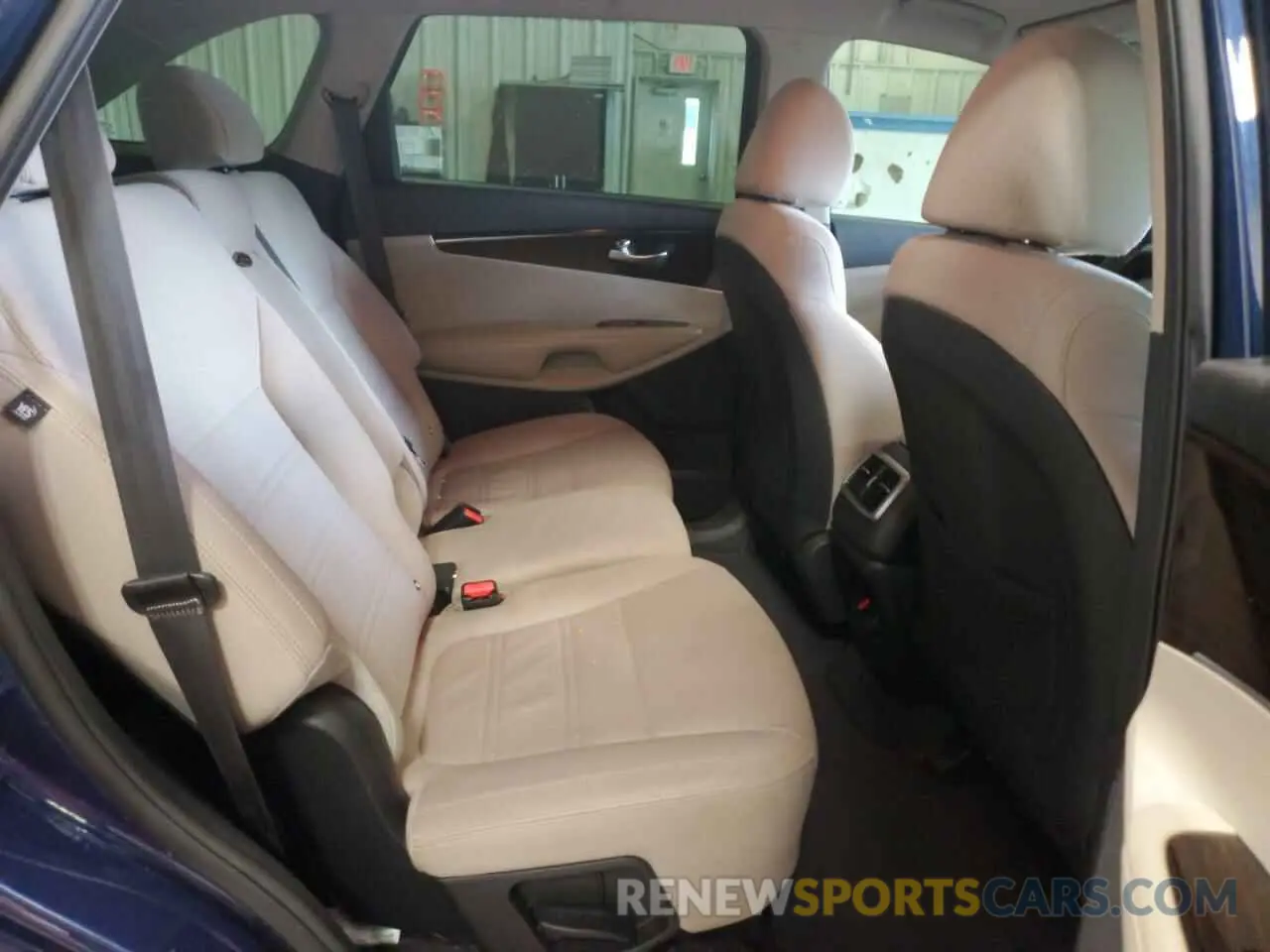 11 Photograph of a damaged car 5XYPG4A39KG537179 KIA SORENTO 2019