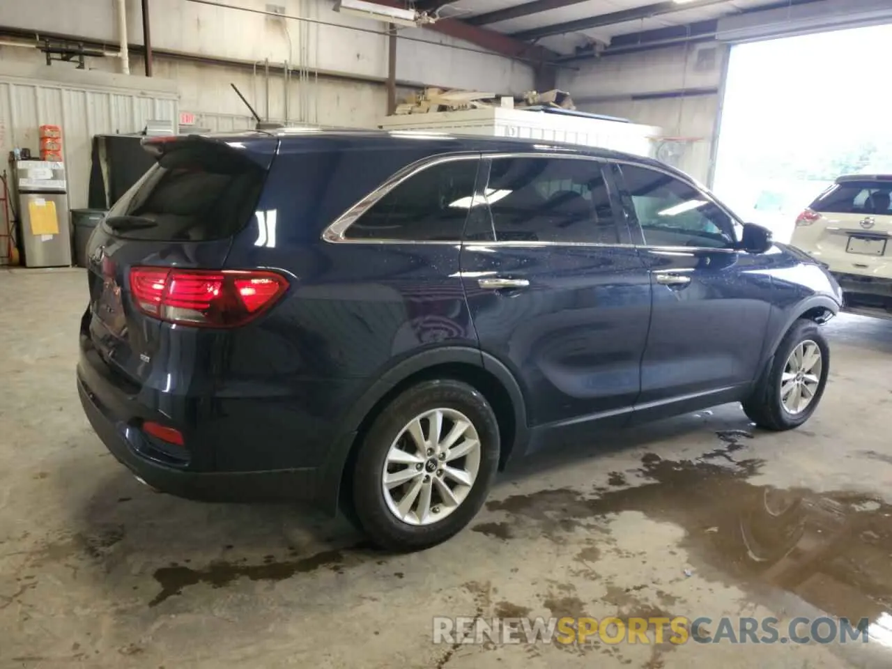 3 Photograph of a damaged car 5XYPG4A39KG537179 KIA SORENTO 2019