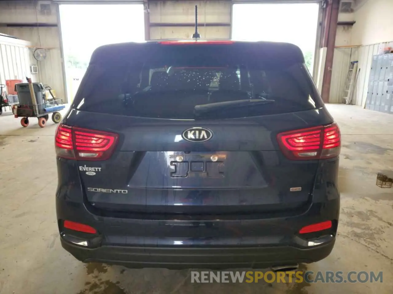 6 Photograph of a damaged car 5XYPG4A39KG537179 KIA SORENTO 2019
