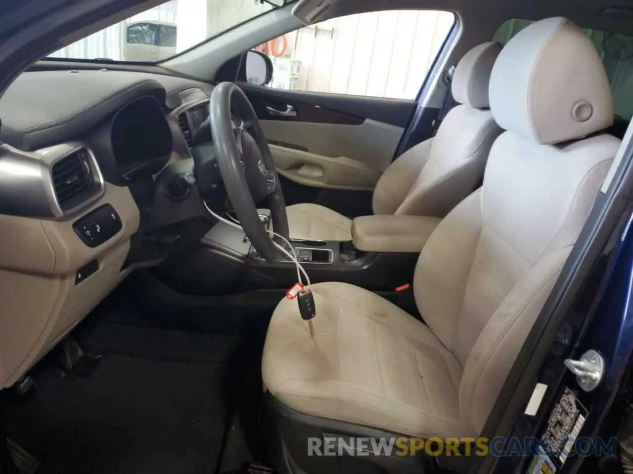 7 Photograph of a damaged car 5XYPG4A39KG537179 KIA SORENTO 2019