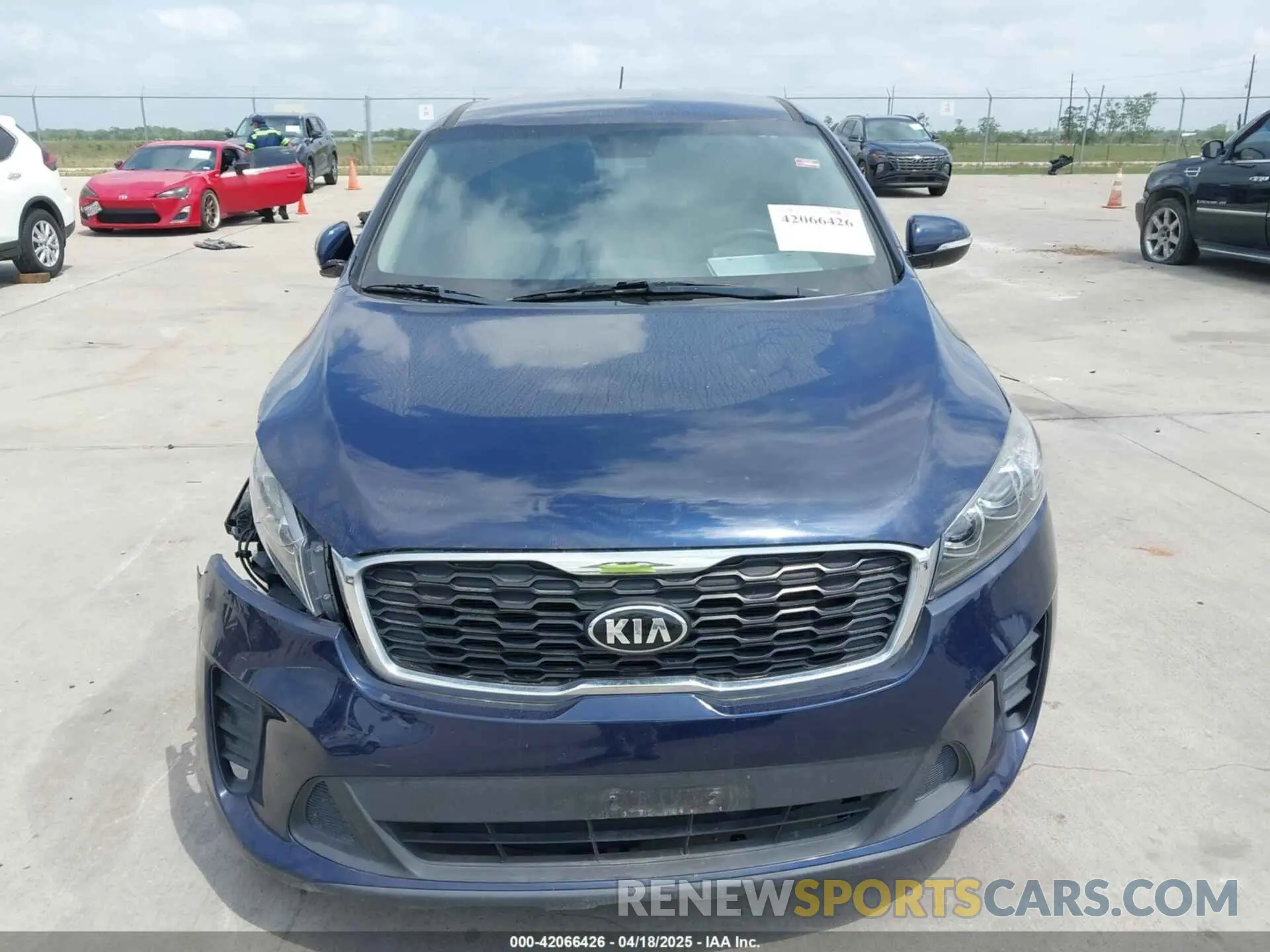 12 Photograph of a damaged car 5XYPG4A39KG541829 KIA SORENTO 2019