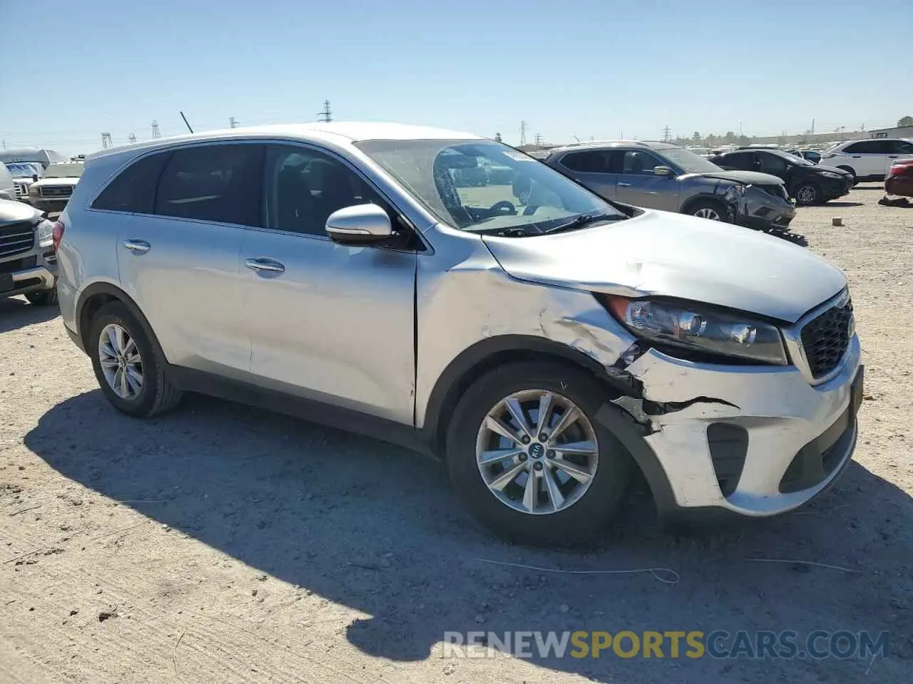 4 Photograph of a damaged car 5XYPG4A39KG579402 KIA SORENTO 2019