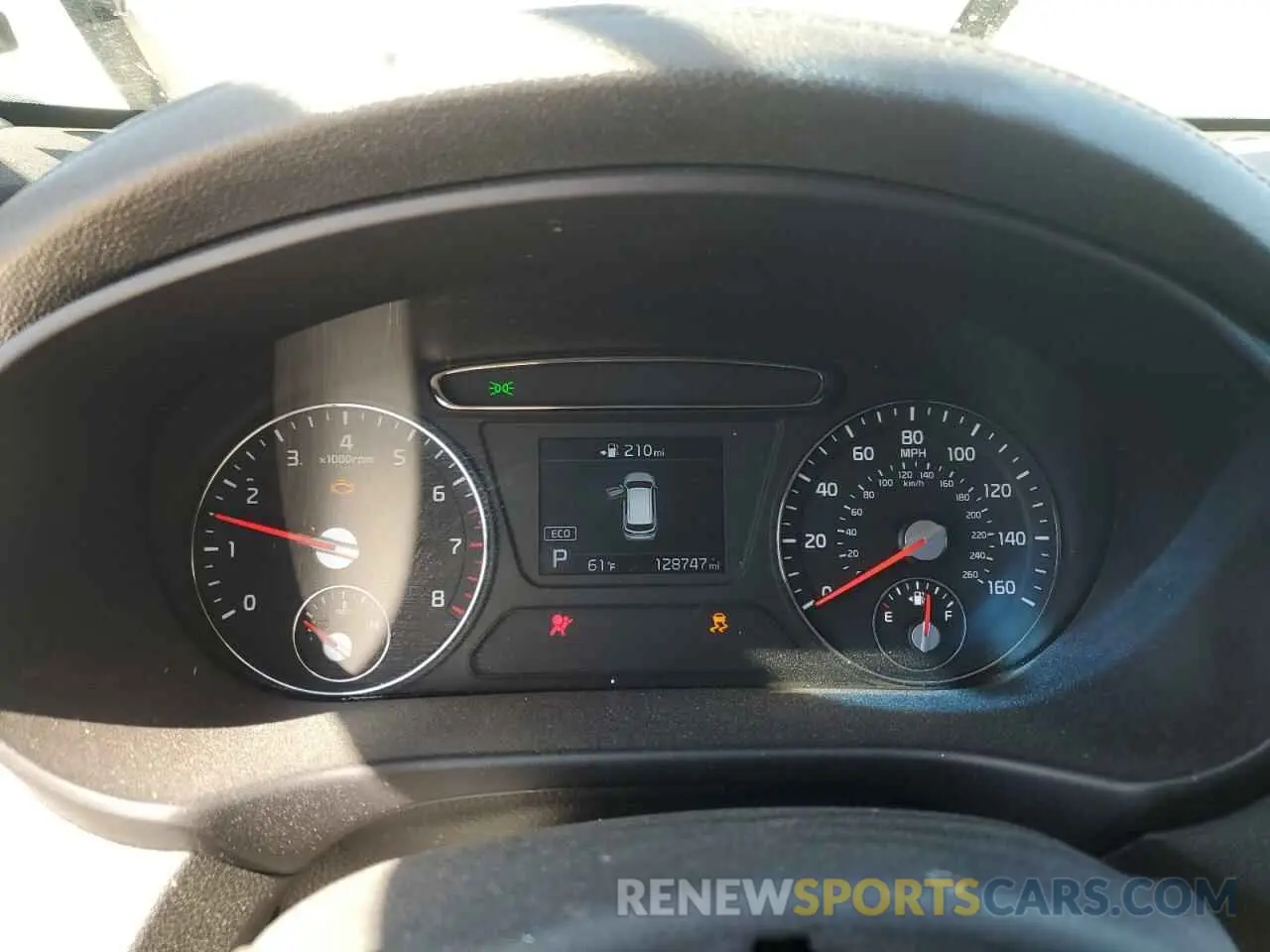 9 Photograph of a damaged car 5XYPG4A39KG579402 KIA SORENTO 2019