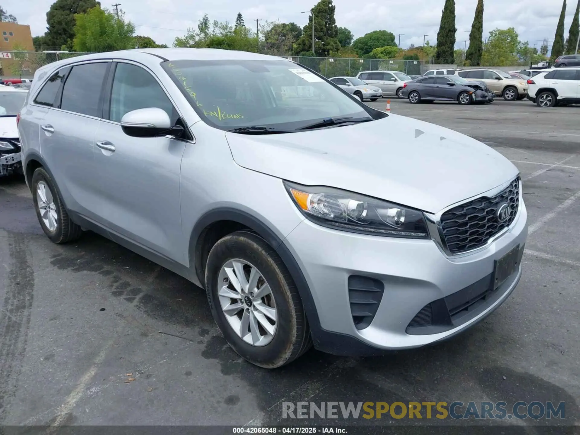 1 Photograph of a damaged car 5XYPG4A39KG580369 KIA SORENTO 2019