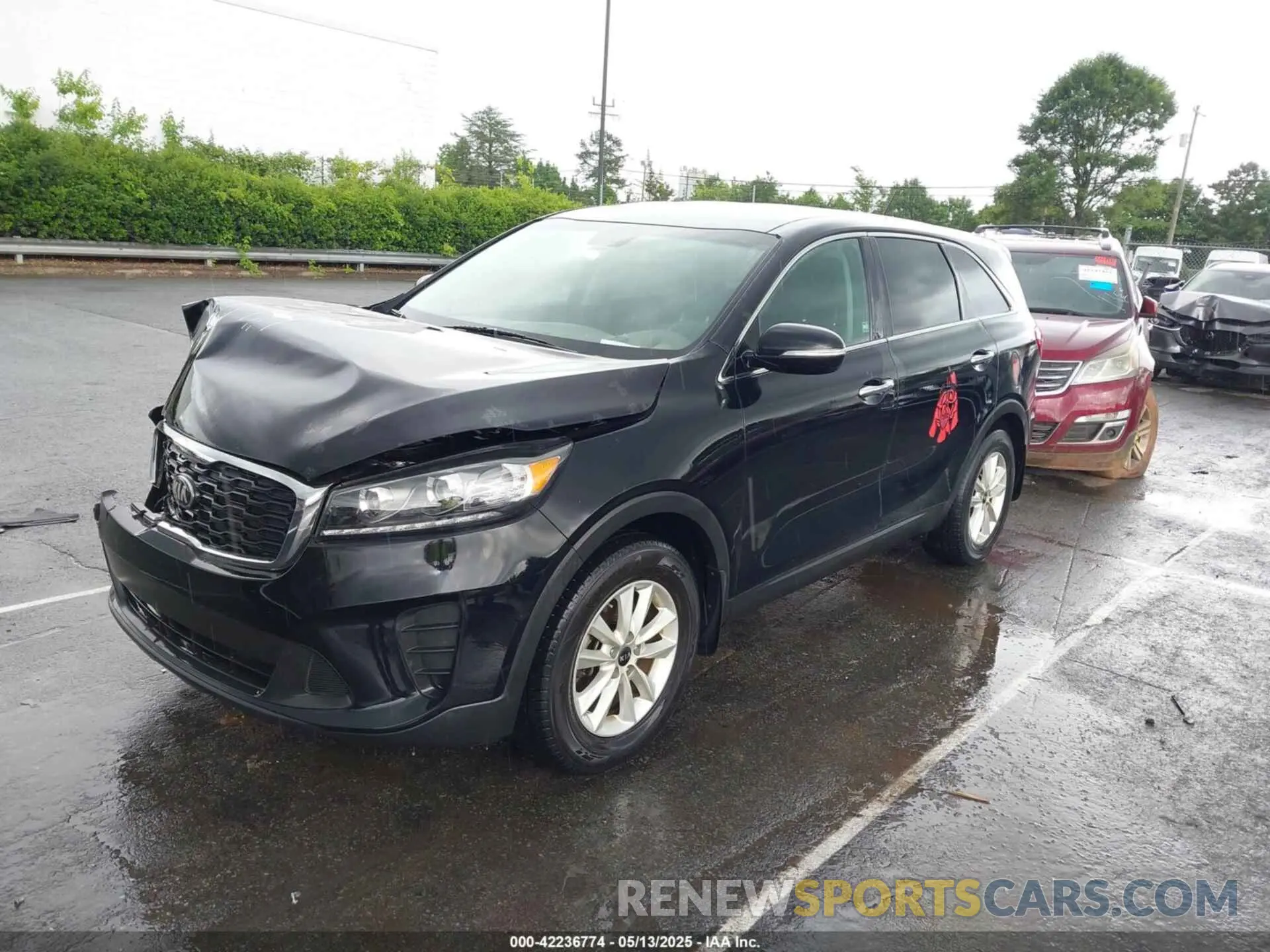 2 Photograph of a damaged car 5XYPG4A39KG584941 KIA SORENTO 2019