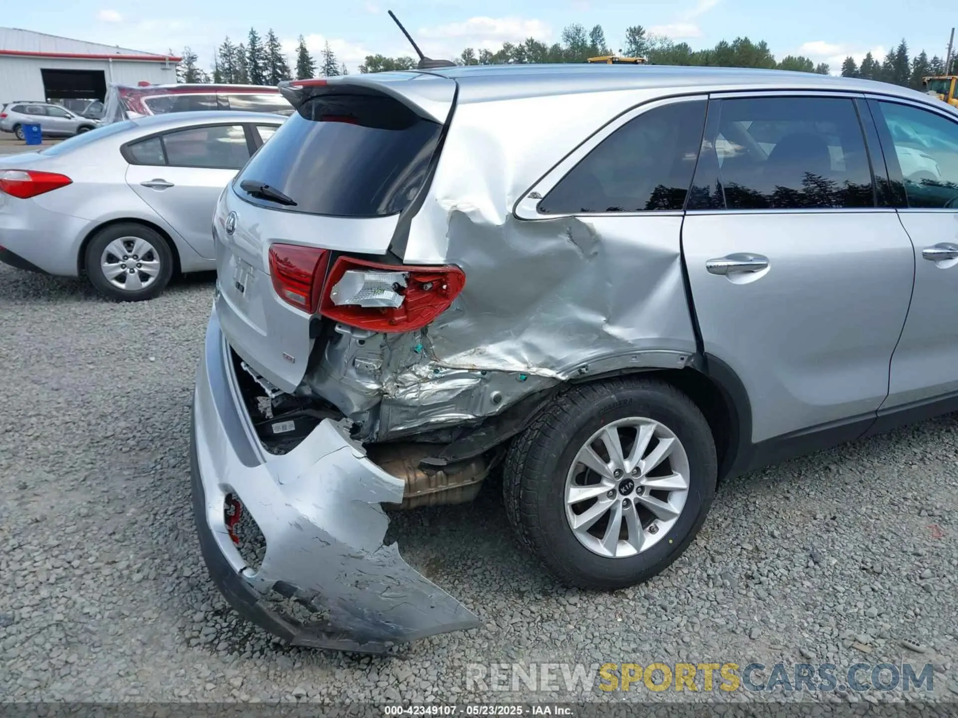 6 Photograph of a damaged car 5XYPG4A39KG595941 KIA SORENTO 2019
