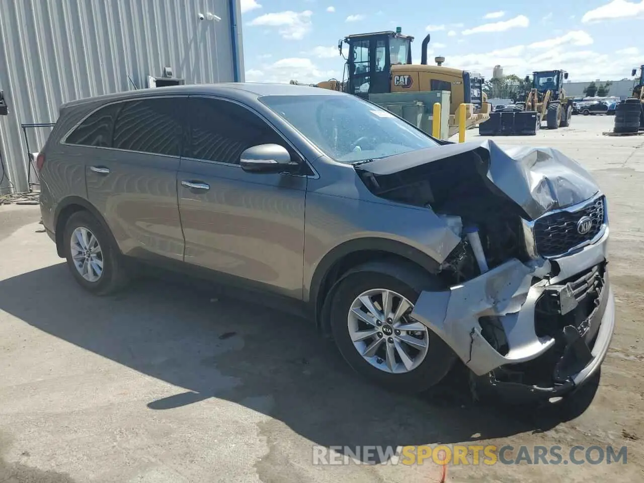 4 Photograph of a damaged car 5XYPG4A3XKG513733 KIA SORENTO 2019