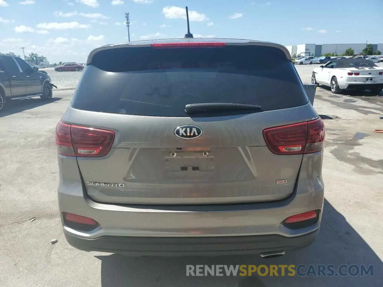 6 Photograph of a damaged car 5XYPG4A3XKG513733 KIA SORENTO 2019