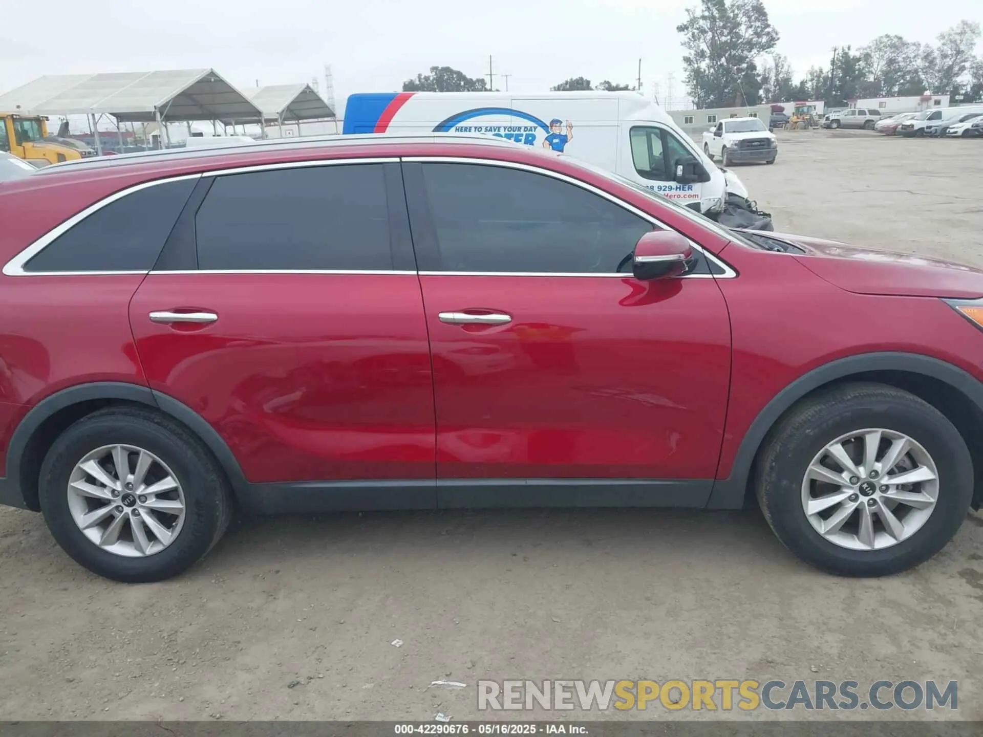 12 Photograph of a damaged car 5XYPG4A3XKG530712 KIA SORENTO 2019