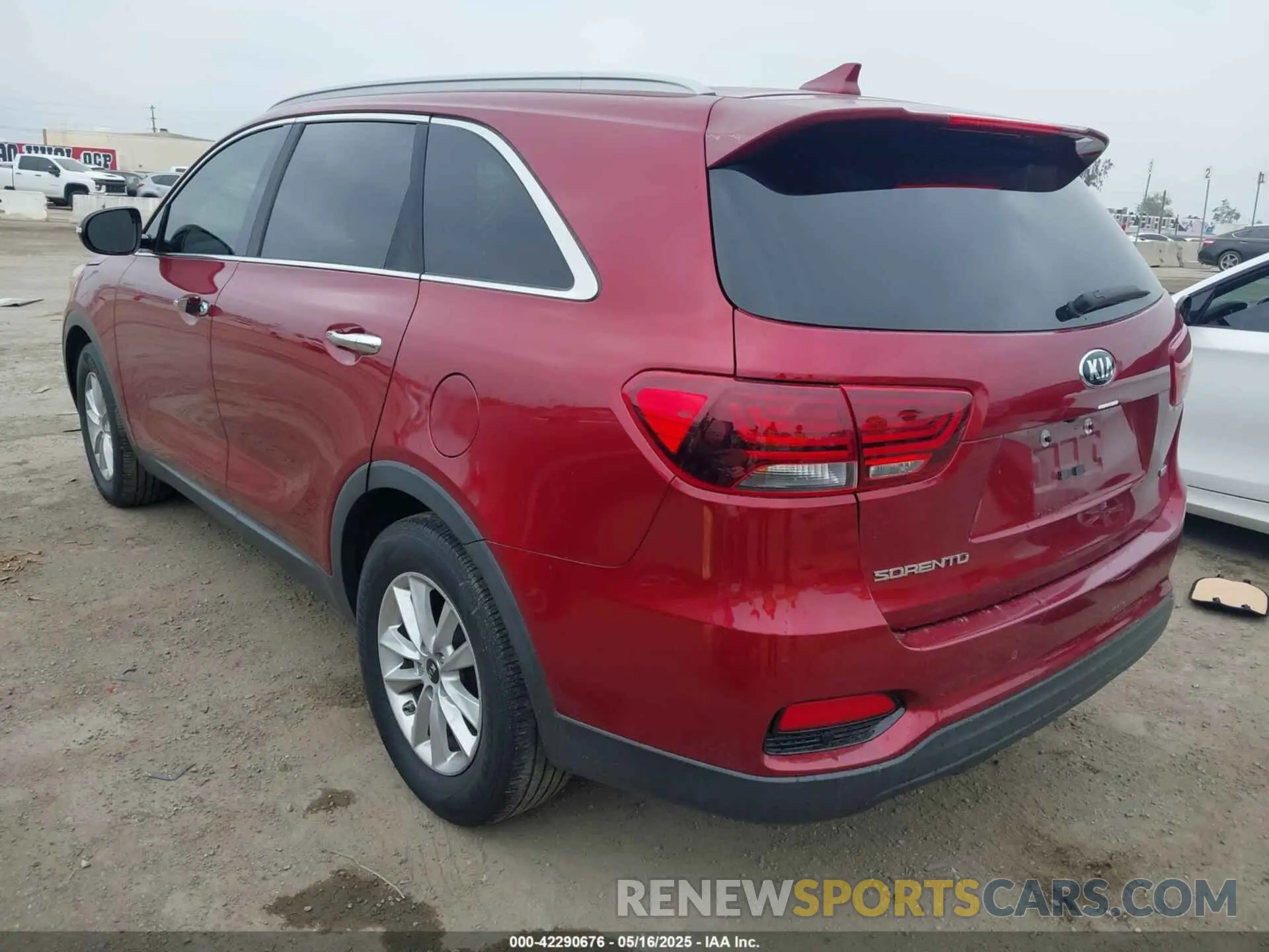 3 Photograph of a damaged car 5XYPG4A3XKG530712 KIA SORENTO 2019