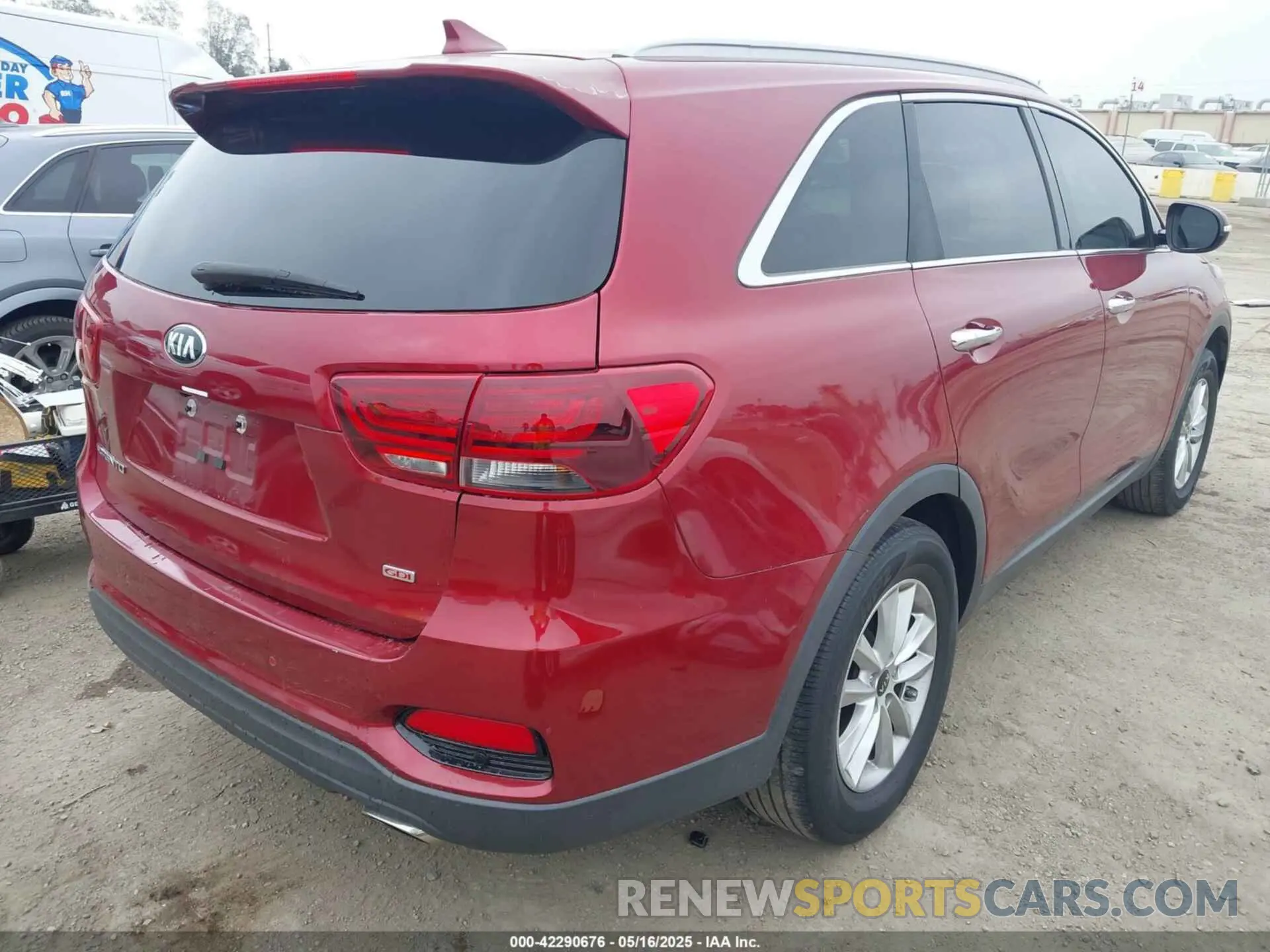 4 Photograph of a damaged car 5XYPG4A3XKG530712 KIA SORENTO 2019