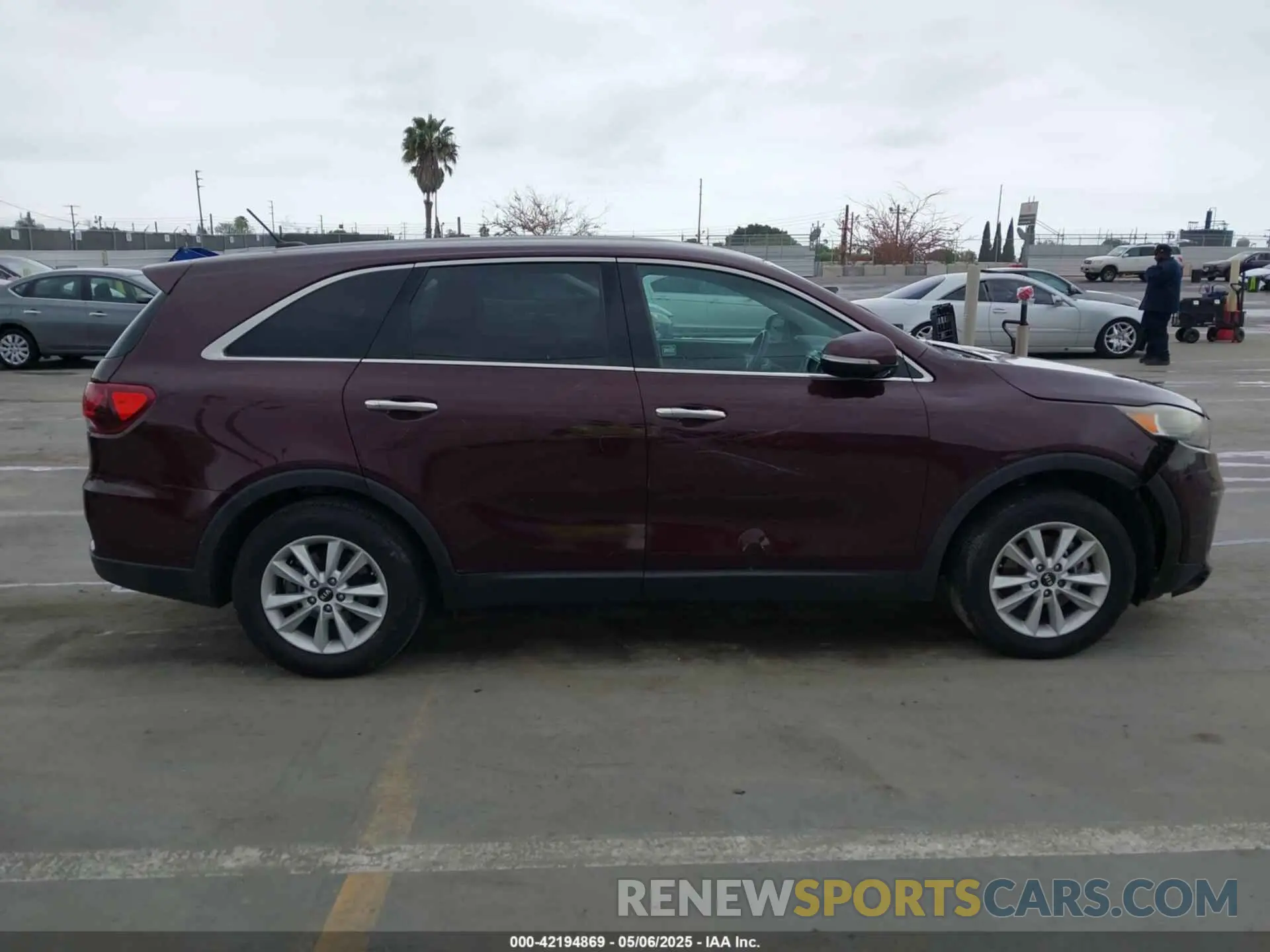 12 Photograph of a damaged car 5XYPG4A3XKG535831 KIA SORENTO 2019