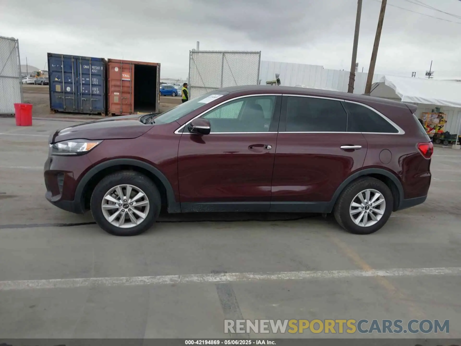 13 Photograph of a damaged car 5XYPG4A3XKG535831 KIA SORENTO 2019