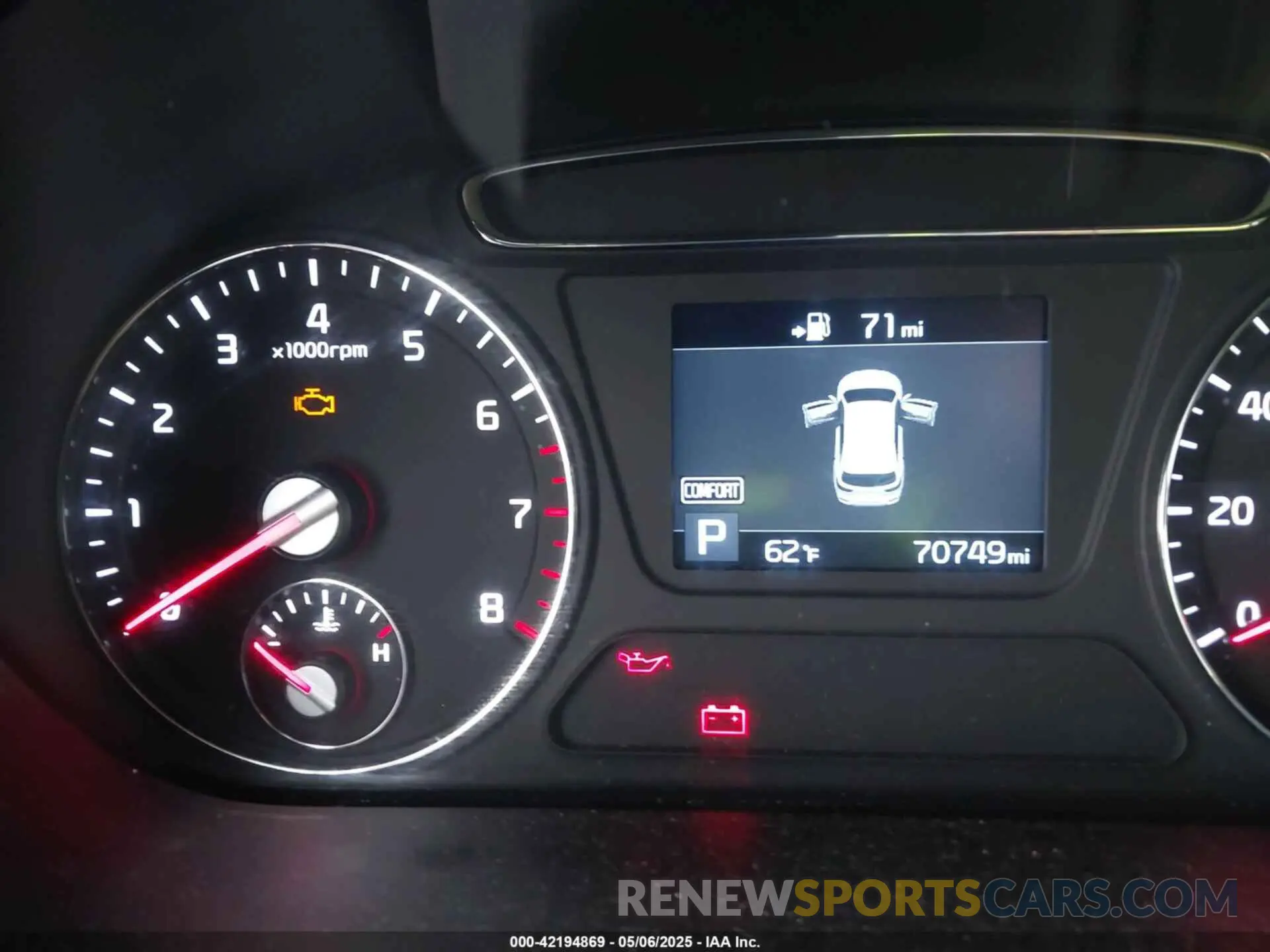 14 Photograph of a damaged car 5XYPG4A3XKG535831 KIA SORENTO 2019