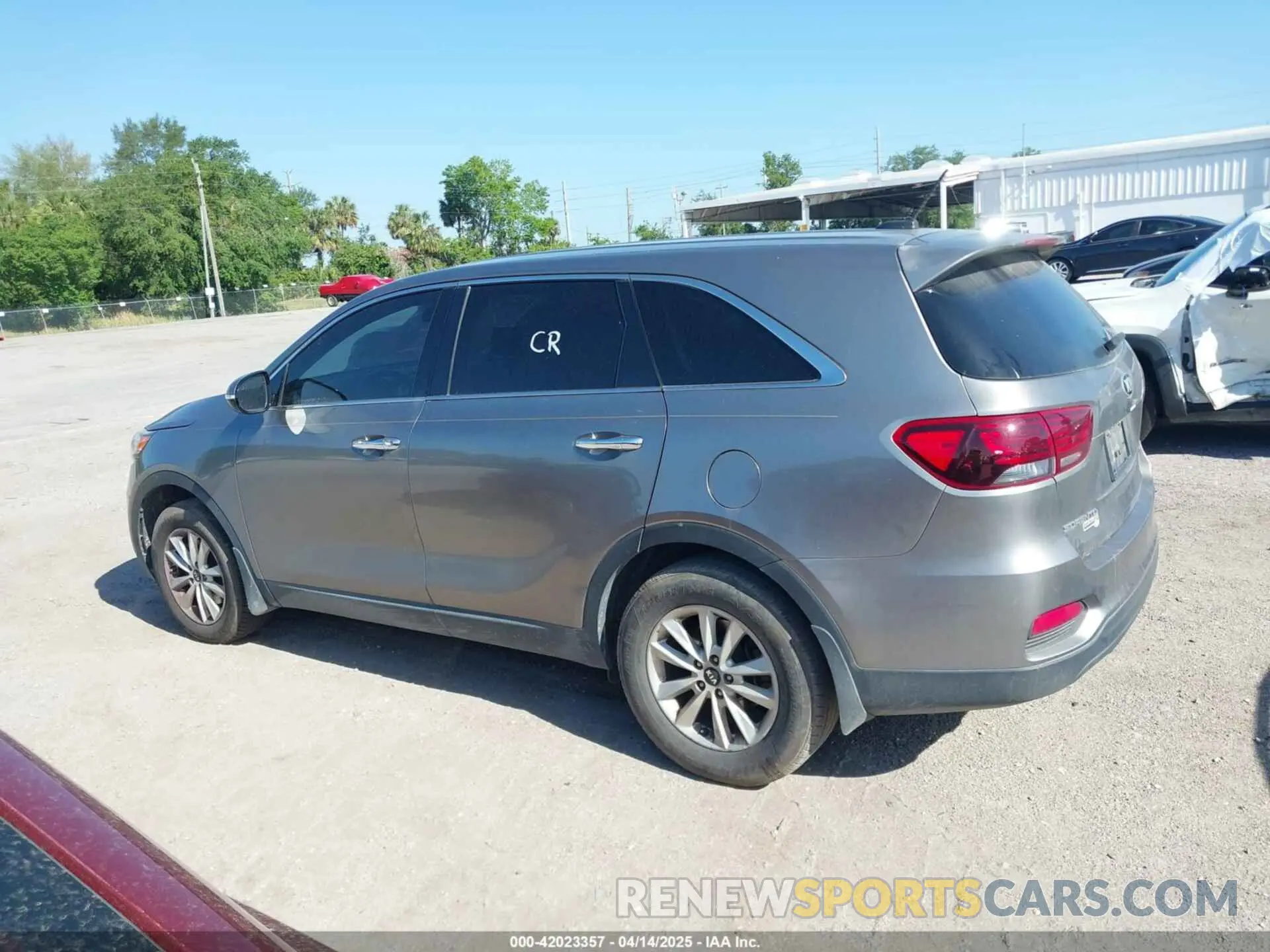 14 Photograph of a damaged car 5XYPG4A3XKG547848 KIA SORENTO 2019