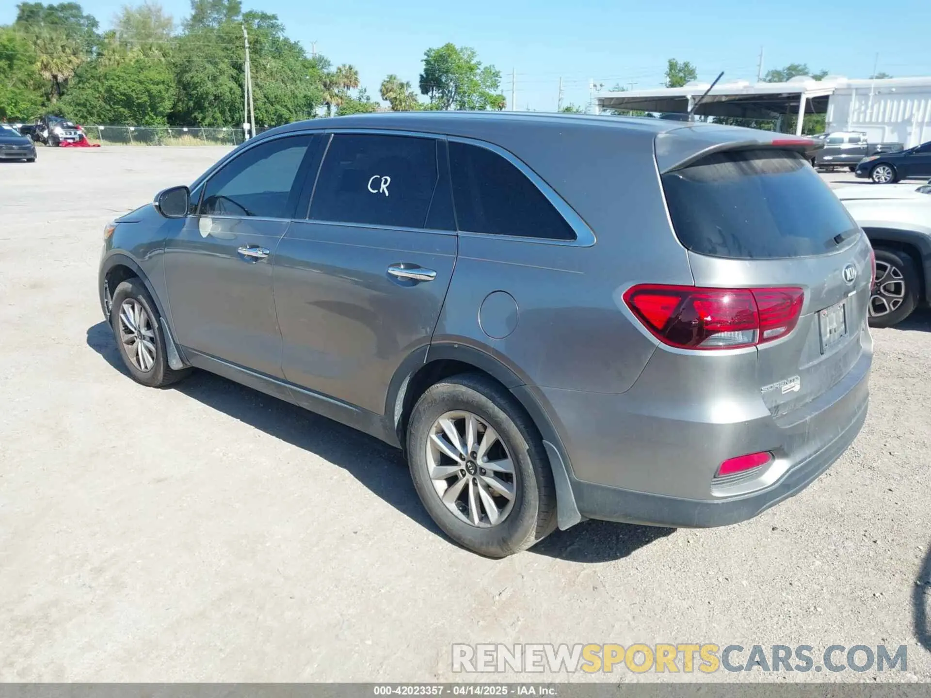 3 Photograph of a damaged car 5XYPG4A3XKG547848 KIA SORENTO 2019