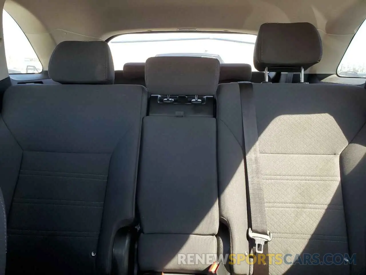 10 Photograph of a damaged car 5XYPG4A3XKG573950 KIA SORENTO 2019