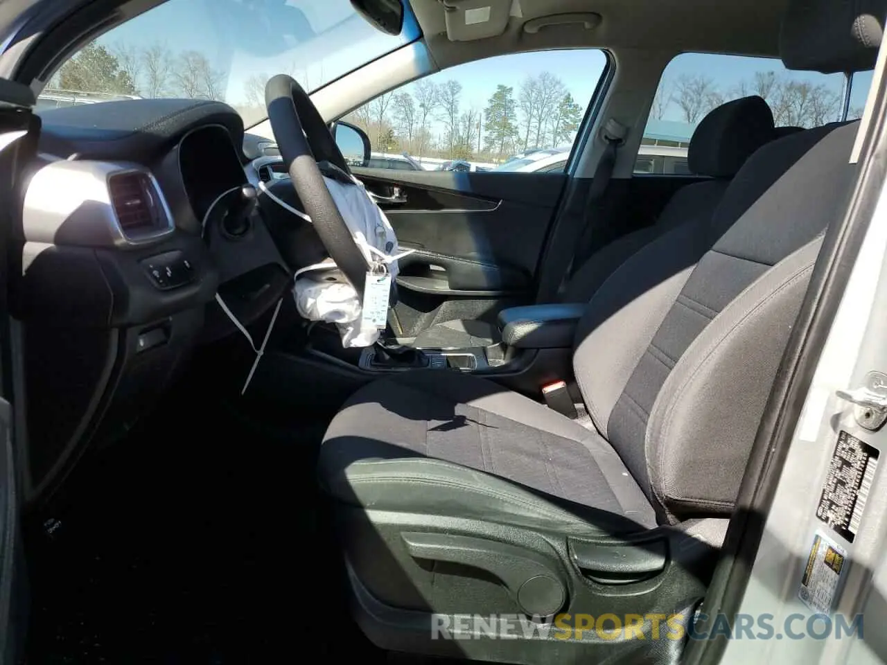 7 Photograph of a damaged car 5XYPG4A3XKG573950 KIA SORENTO 2019