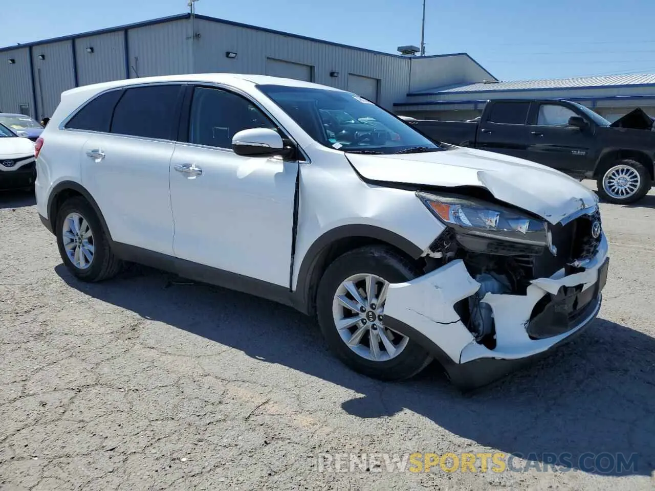 4 Photograph of a damaged car 5XYPG4A3XKG574807 KIA SORENTO 2019