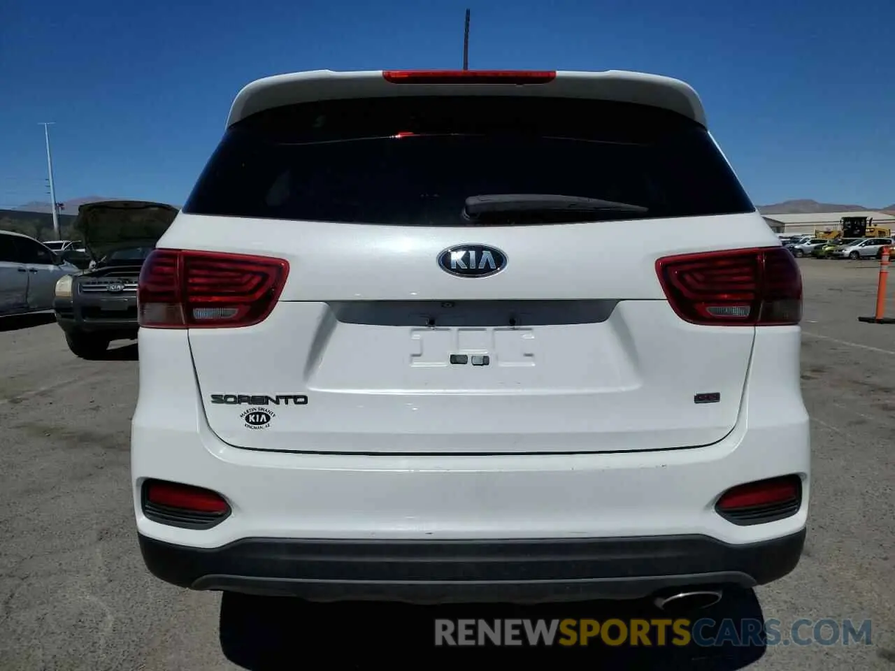 6 Photograph of a damaged car 5XYPG4A3XKG574807 KIA SORENTO 2019
