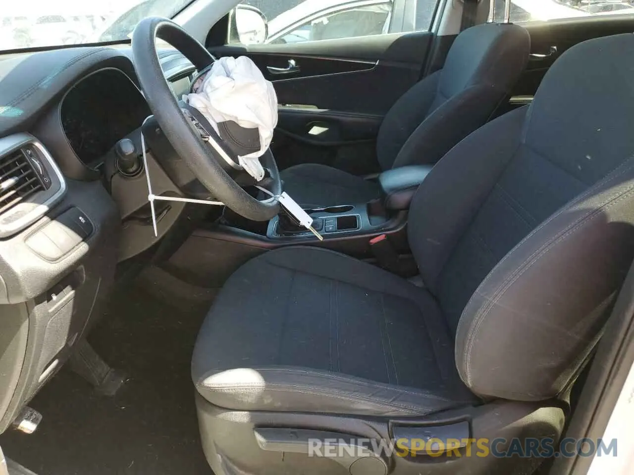 7 Photograph of a damaged car 5XYPG4A3XKG574807 KIA SORENTO 2019