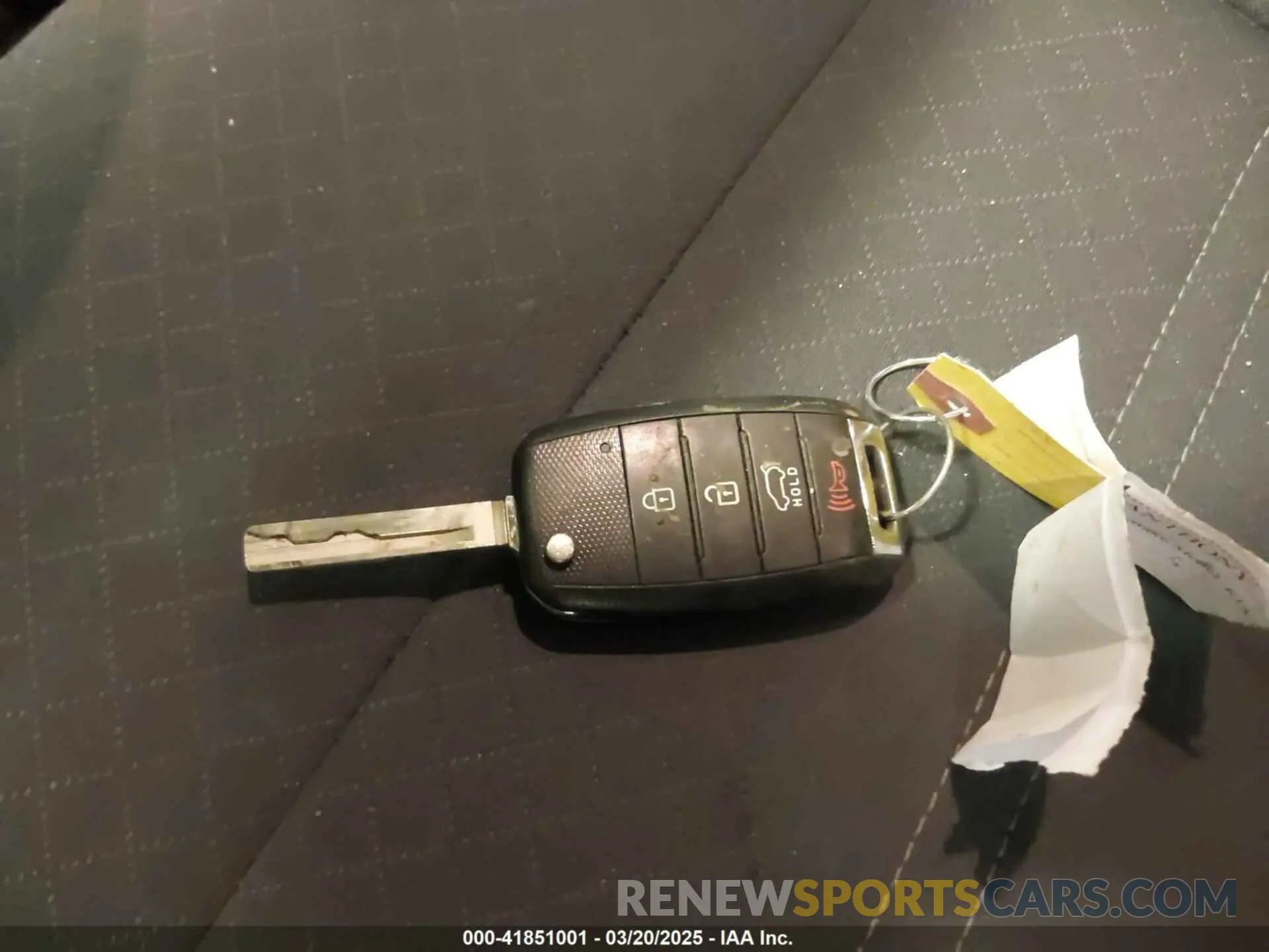 11 Photograph of a damaged car 5XYPG4A3XKG575729 KIA SORENTO 2019