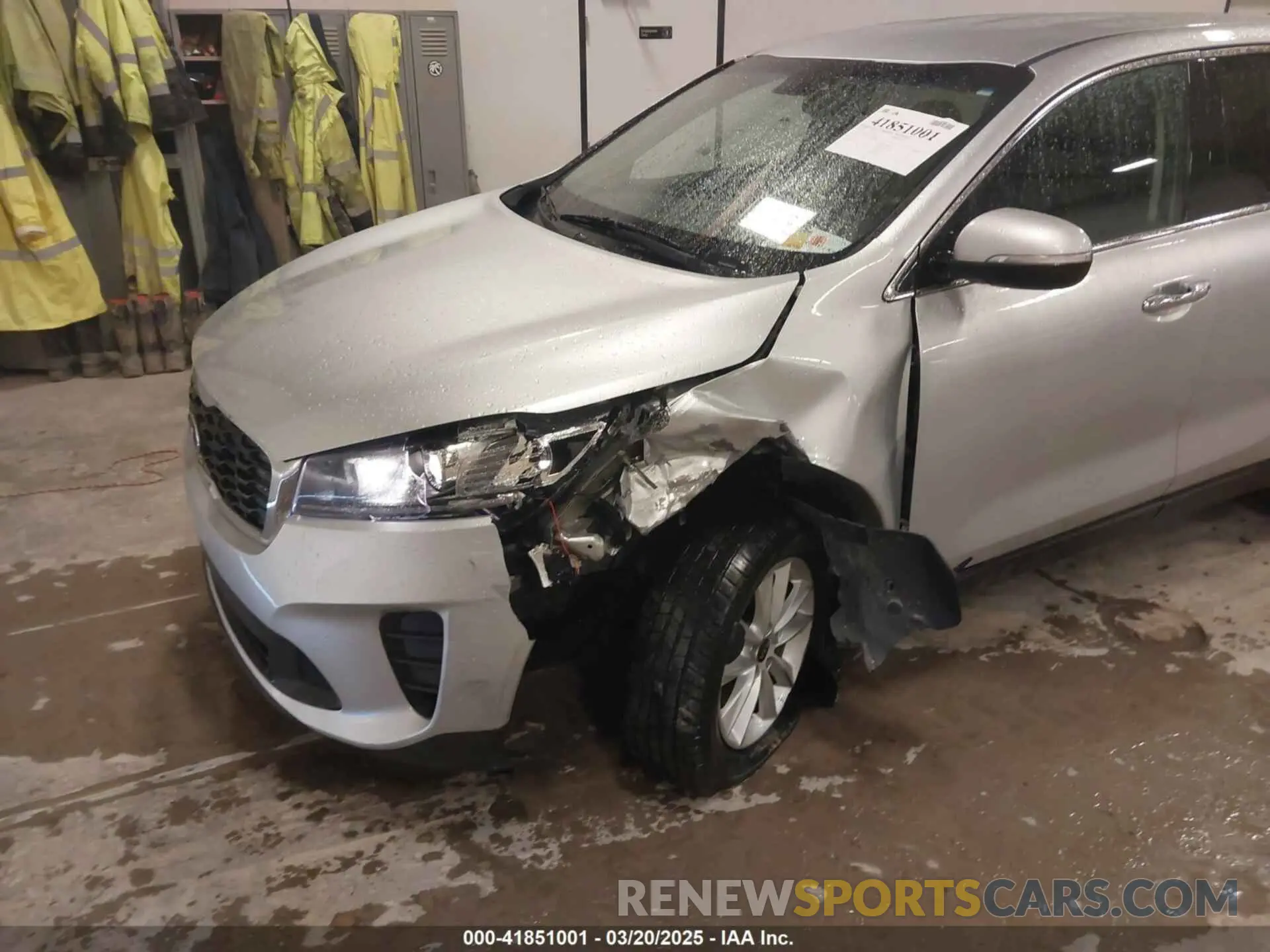 6 Photograph of a damaged car 5XYPG4A3XKG575729 KIA SORENTO 2019