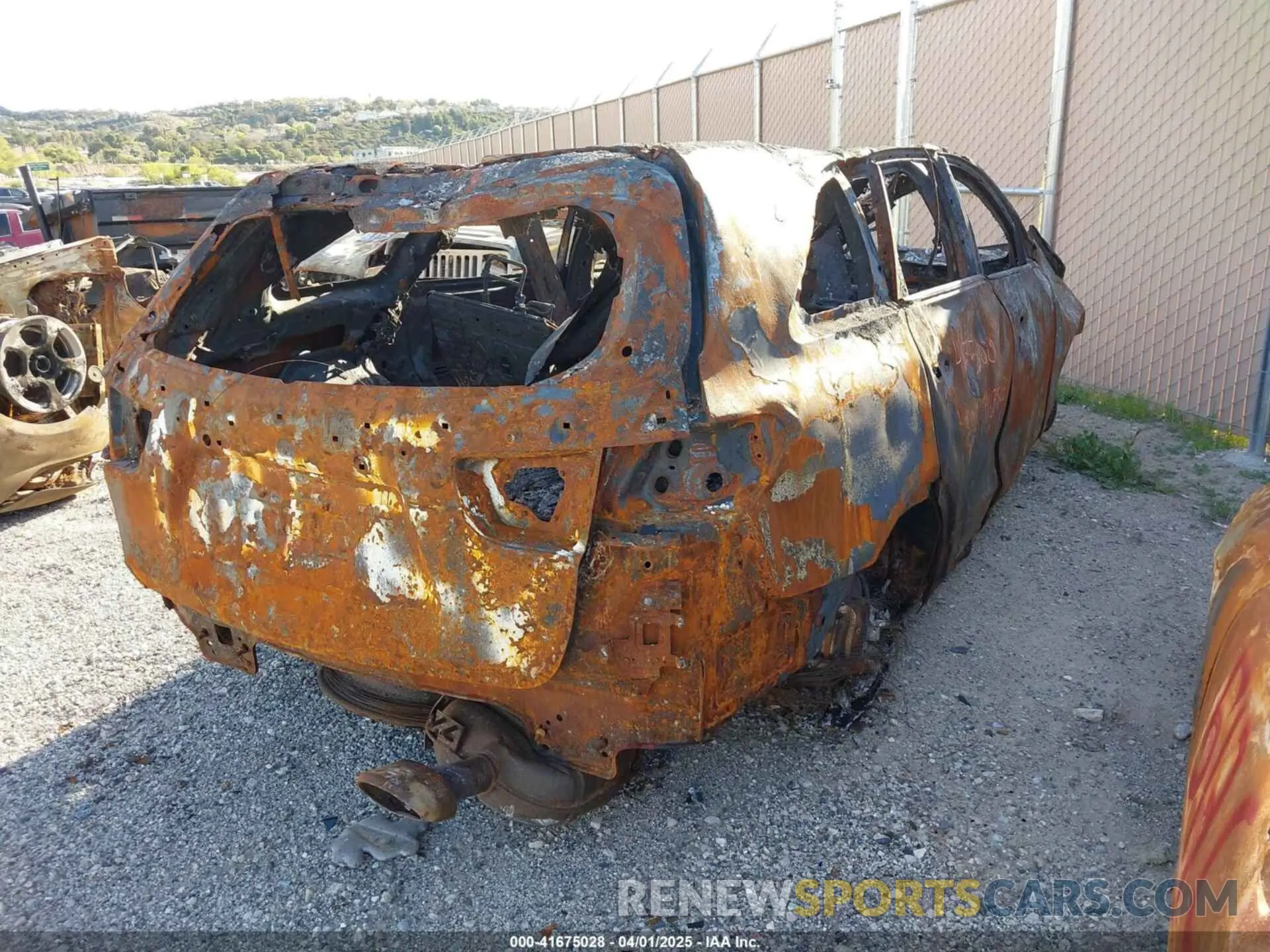 4 Photograph of a damaged car 5XYPG4A3XKG576136 KIA SORENTO 2019